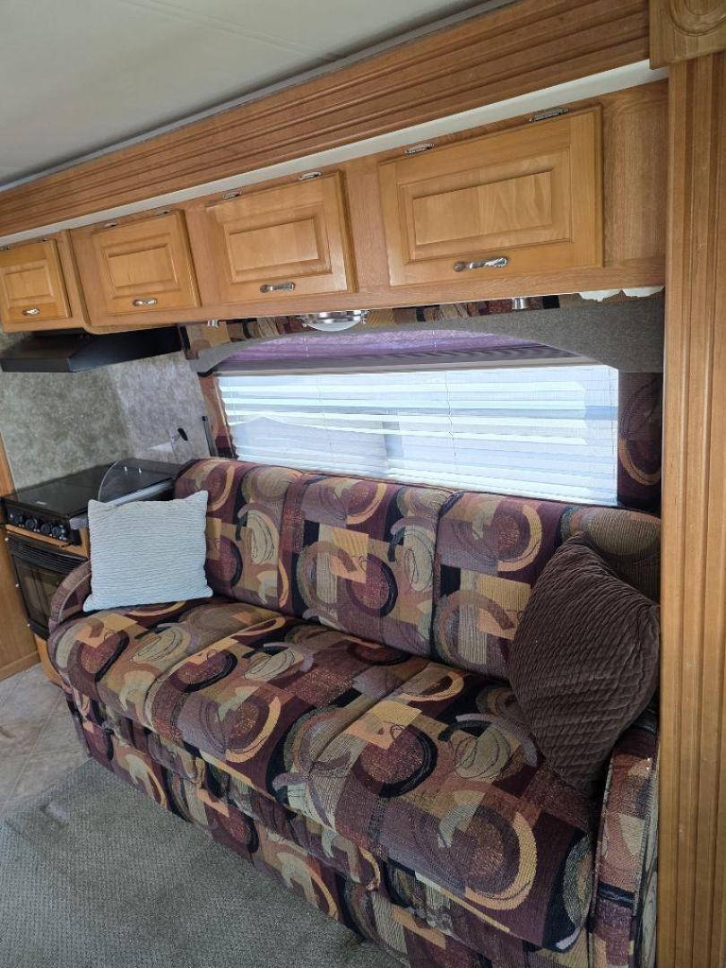 2006 WHITE FORD ECONOLINE E450 SUPER DUTY CUTAWAY VAN (1FDXE45S46H) with an 6.8L engine, Automatic transmission, located at 495 Old Highway 20 West, South Sioux City, NE, 68776, (402) 494-2677, 42.458408, -96.443512 - Photo#25