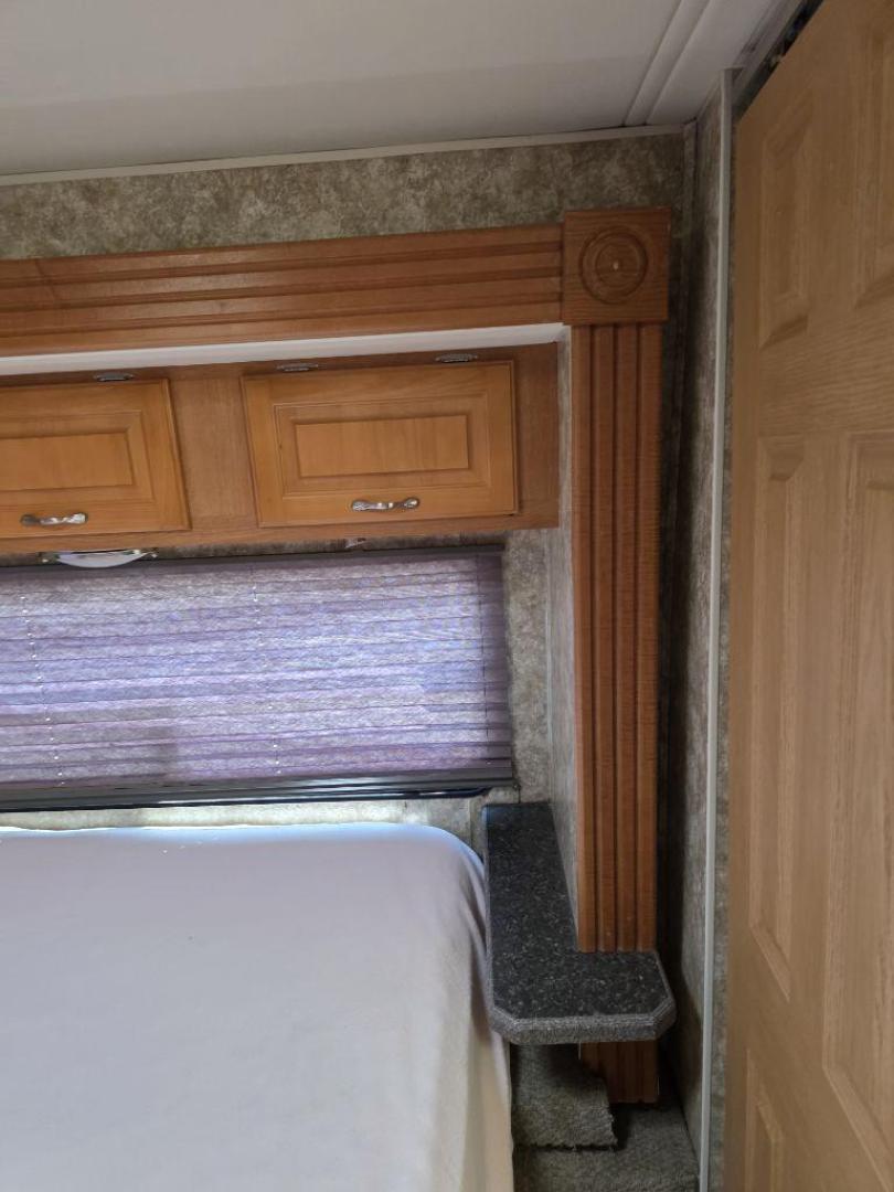 2006 WHITE FORD ECONOLINE E450 SUPER DUTY CUTAWAY VAN (1FDXE45S46H) with an 6.8L engine, Automatic transmission, located at 495 Old Highway 20 West, South Sioux City, NE, 68776, (402) 494-2677, 42.458408, -96.443512 - Photo#27