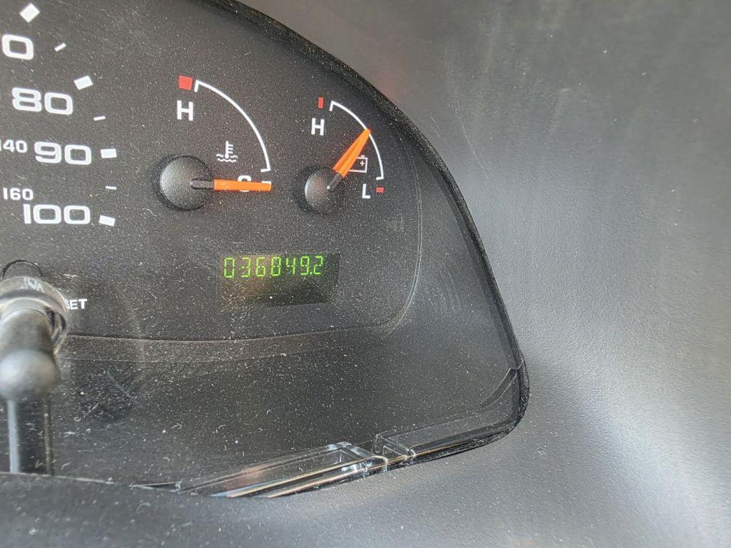2006 WHITE FORD ECONOLINE E450 SUPER DUTY CUTAWAY VAN (1FDXE45S46H) with an 6.8L engine, Automatic transmission, located at 495 Old Highway 20 West, South Sioux City, NE, 68776, (402) 494-2677, 42.458408, -96.443512 - Photo#28