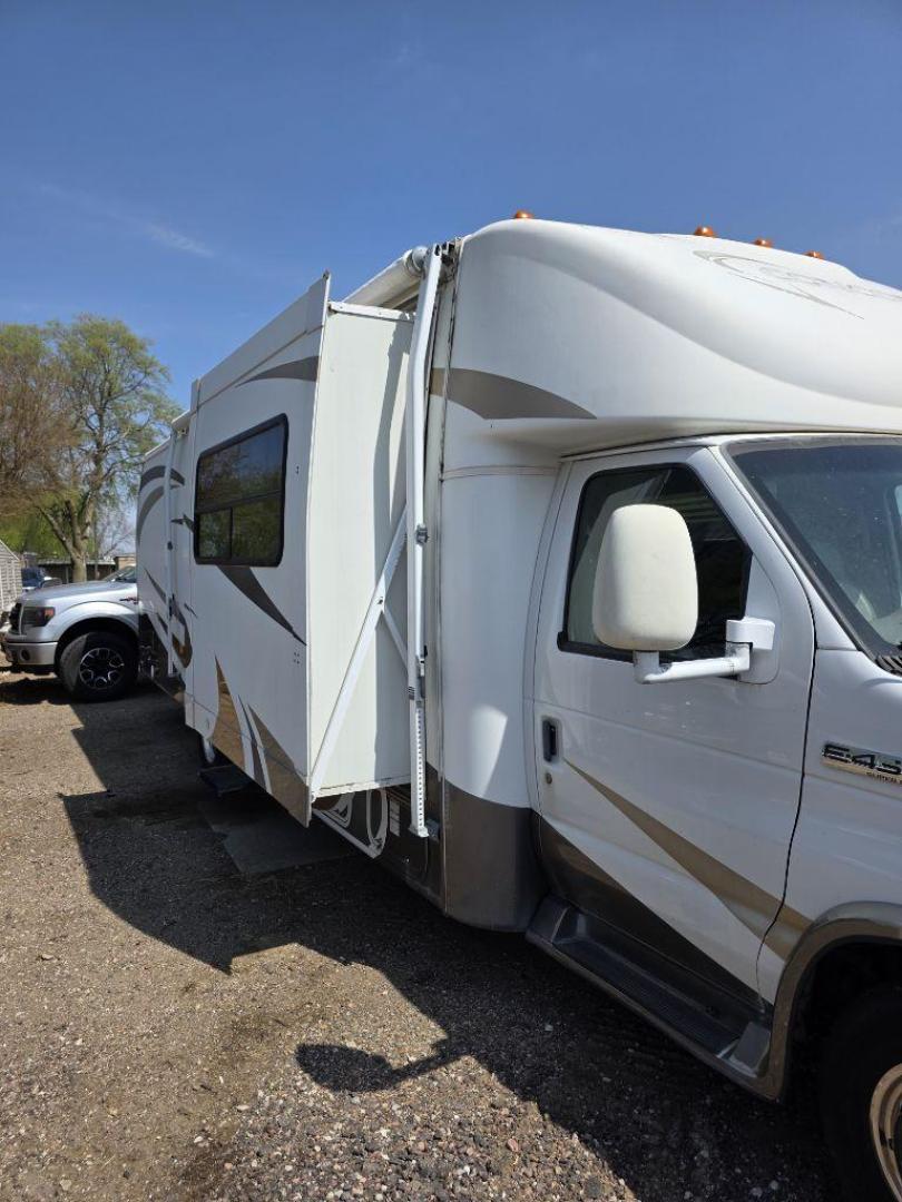 2006 WHITE FORD ECONOLINE E450 SUPER DUTY CUTAWAY VAN (1FDXE45S46H) with an 6.8L engine, Automatic transmission, located at 495 Old Highway 20 West, South Sioux City, NE, 68776, (402) 494-2677, 42.458408, -96.443512 - Photo#32