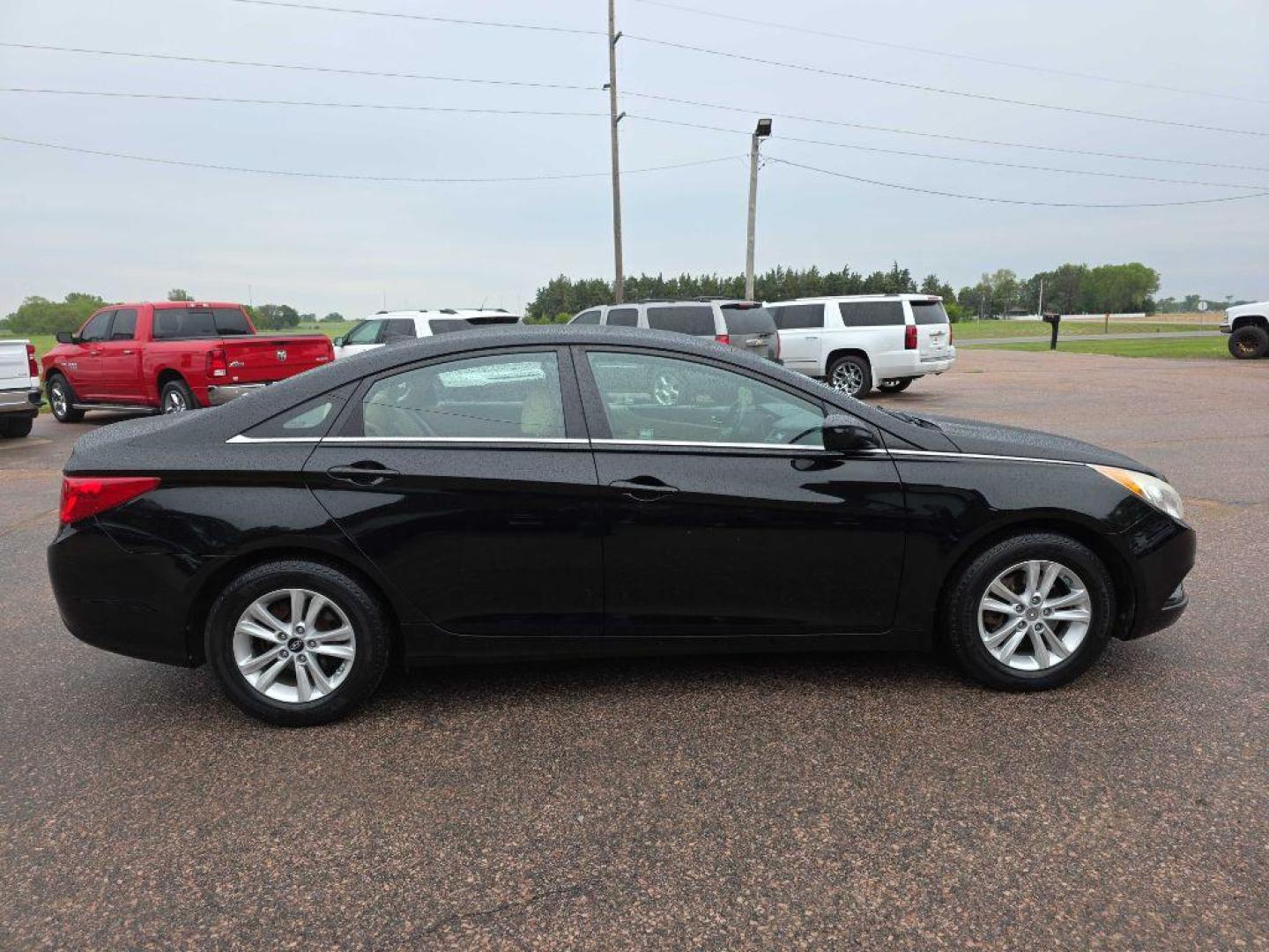 2013 BLACK HYUNDAI SONATA GLS (5NPEB4AC6DH) with an 2.4L engine, Automatic transmission, located at 495 Old Highway 20 West, South Sioux City, NE, 68776, (402) 494-2677, 42.458408, -96.443512 - Photo#4