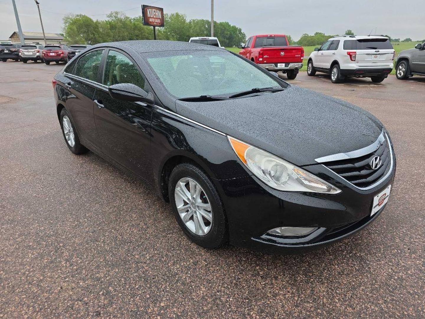 2013 BLACK HYUNDAI SONATA GLS (5NPEB4AC6DH) with an 2.4L engine, Automatic transmission, located at 495 Old Highway 20 West, South Sioux City, NE, 68776, (402) 494-2677, 42.458408, -96.443512 - Photo#5