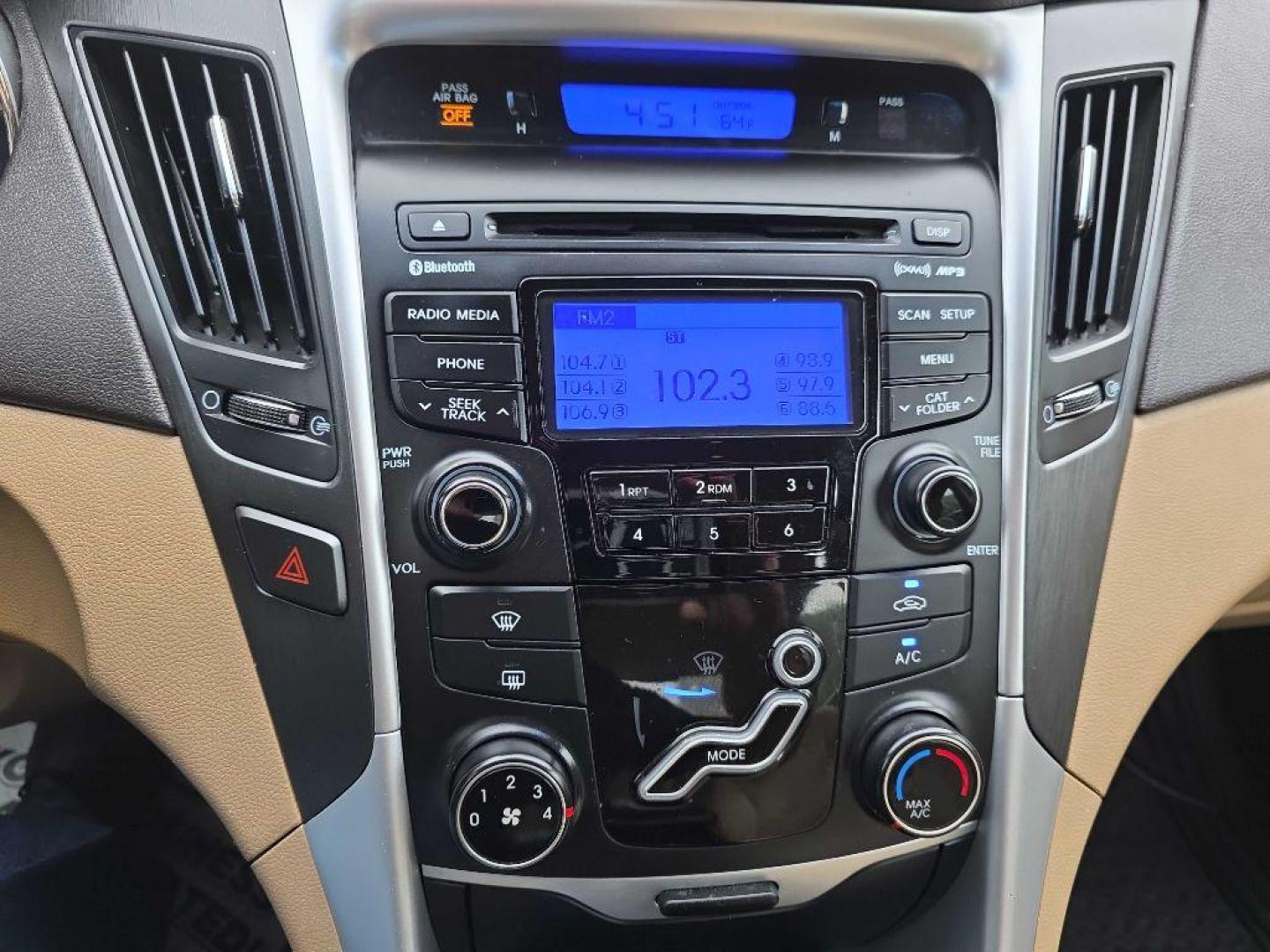 2013 BLACK HYUNDAI SONATA GLS (5NPEB4AC6DH) with an 2.4L engine, Automatic transmission, located at 495 Old Highway 20 West, South Sioux City, NE, 68776, (402) 494-2677, 42.458408, -96.443512 - Photo#12
