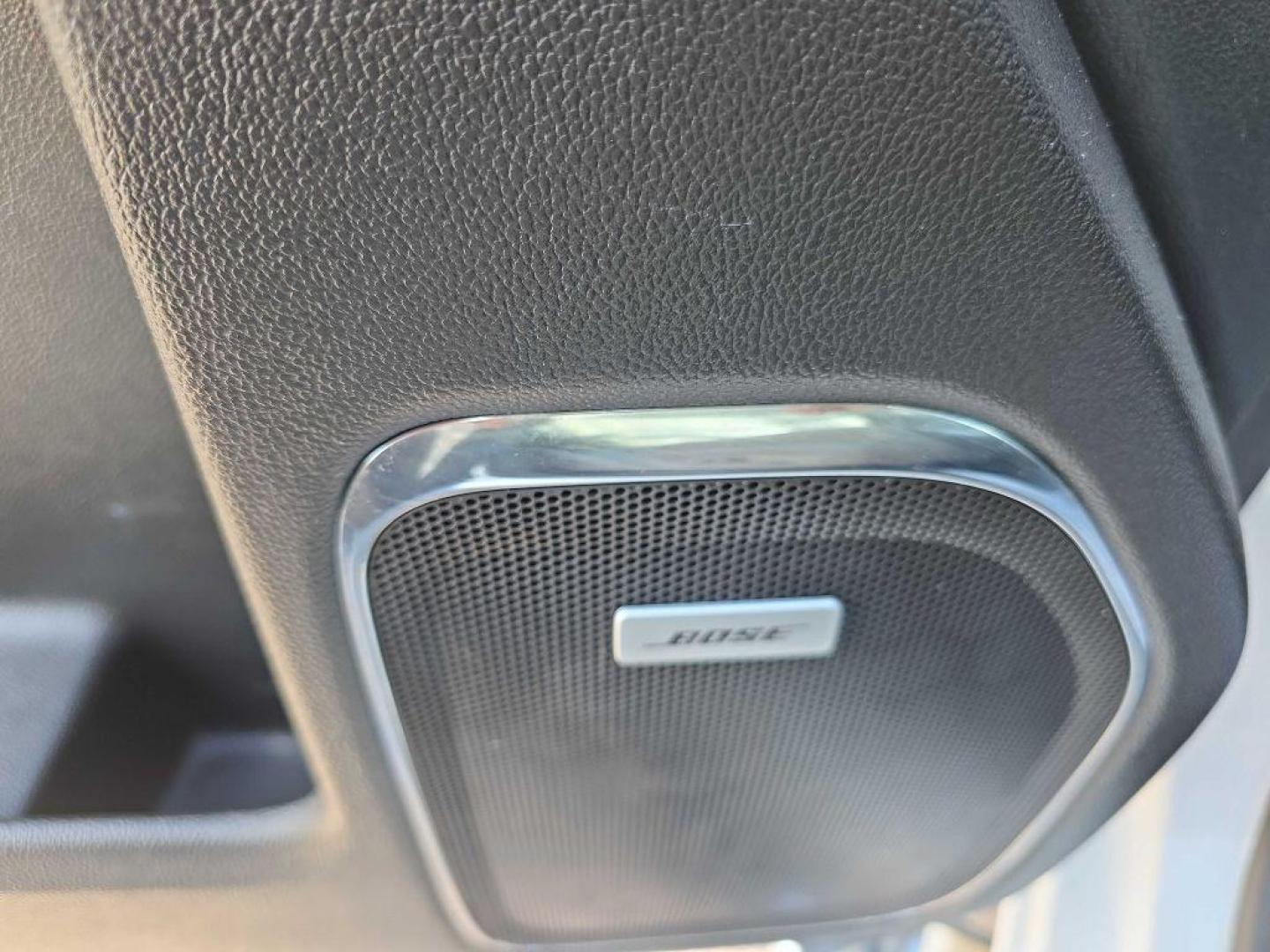 2018 WHITE CHEVROLET SILVERADO 2500 HEAVY DUTY LTZ (1GC1KWEG6JF) with an 6.0L engine, Automatic transmission, located at 495 Old Highway 20 West, South Sioux City, NE, 68776, (402) 494-2677, 42.458408, -96.443512 - Photo#10