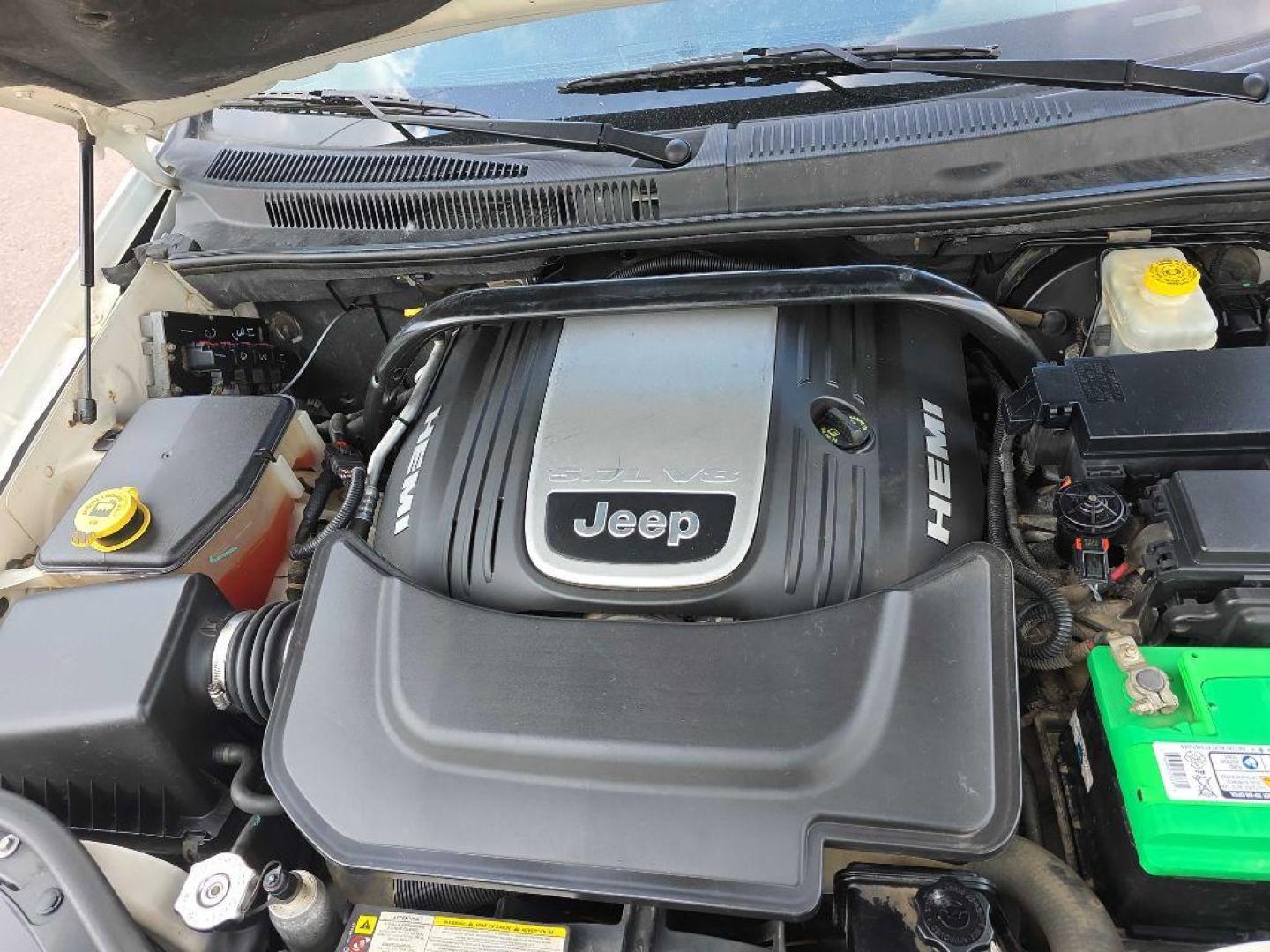 2008 WHITE JEEP GRAND CHEROKEE LIMITED (1J8HR58278C) with an 5.7L engine, Automatic transmission, located at 495 Old Highway 20 West, South Sioux City, NE, 68776, (402) 494-2677, 42.458408, -96.443512 - Photo#16