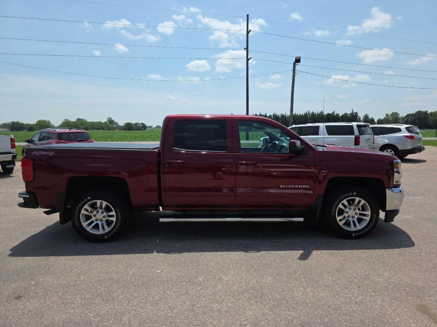2017 MAROON CHEVROLET SILVERADO 1500 LT (3GCUKREC9HG) with an 5.3L engine, Automatic transmission, located at 495 Old Highway 20 West, South Sioux City, NE, 68776, (402) 494-2677, 42.458408, -96.443512 - Photo#4