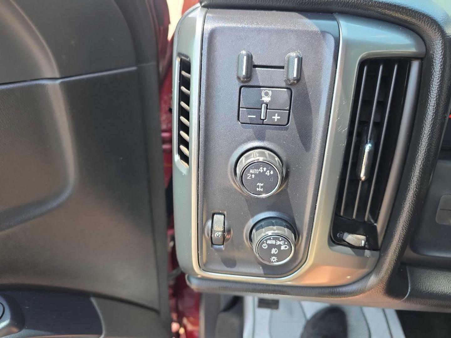 2017 MAROON CHEVROLET SILVERADO 1500 LT (3GCUKREC9HG) with an 5.3L engine, Automatic transmission, located at 495 Old Highway 20 West, South Sioux City, NE, 68776, (402) 494-2677, 42.458408, -96.443512 - Photo#9