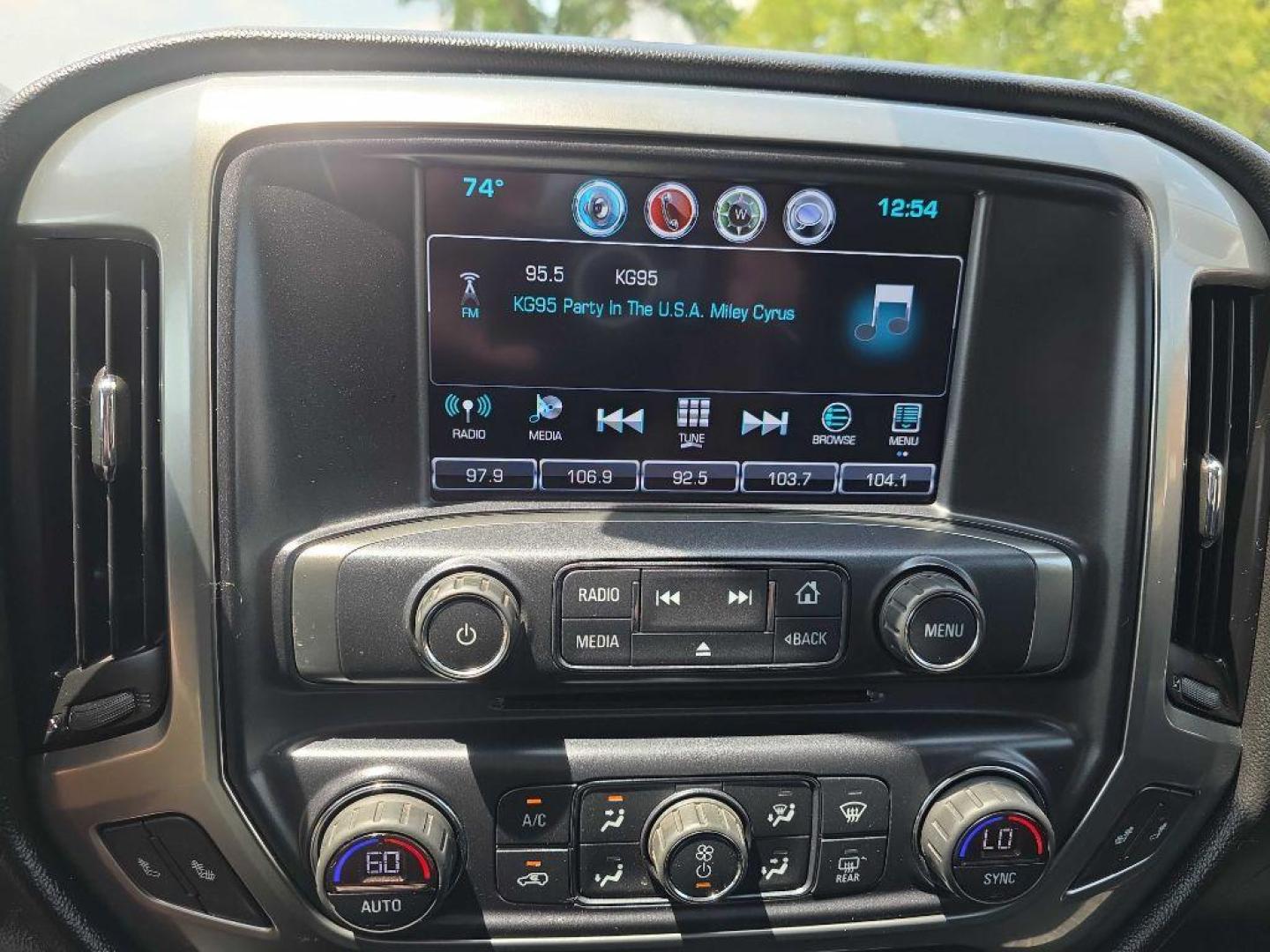 2017 MAROON CHEVROLET SILVERADO 1500 LT (3GCUKREC9HG) with an 5.3L engine, Automatic transmission, located at 495 Old Highway 20 West, South Sioux City, NE, 68776, (402) 494-2677, 42.458408, -96.443512 - Photo#10