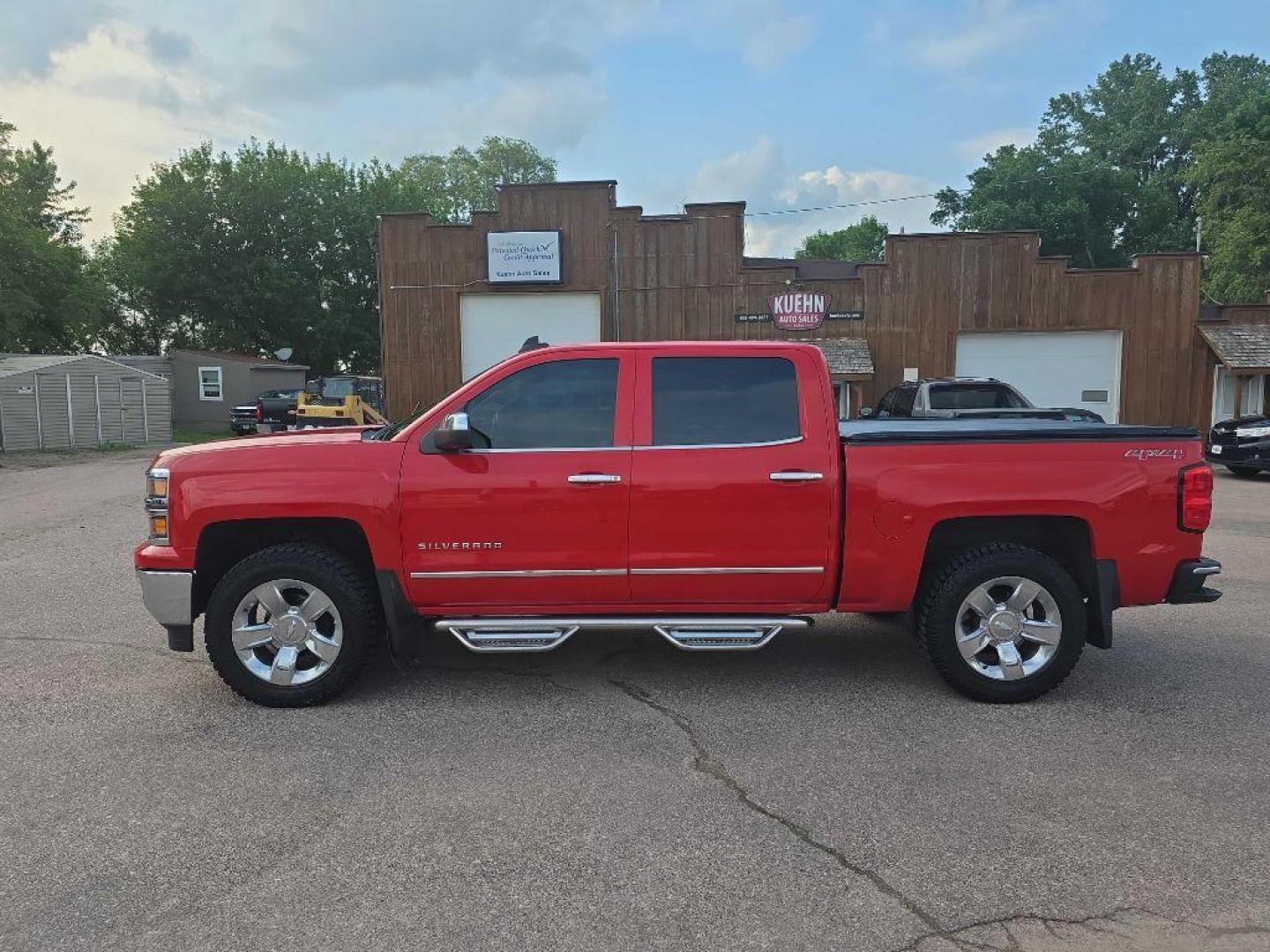2015 RED CHEVROLET SILVERADO 1500 LTZ (3GCUKSEC3FG) with an 5.3L engine, Automatic transmission, located at 495 Old Highway 20 West, South Sioux City, NE, 68776, (402) 494-2677, 42.458408, -96.443512 - Photo#1