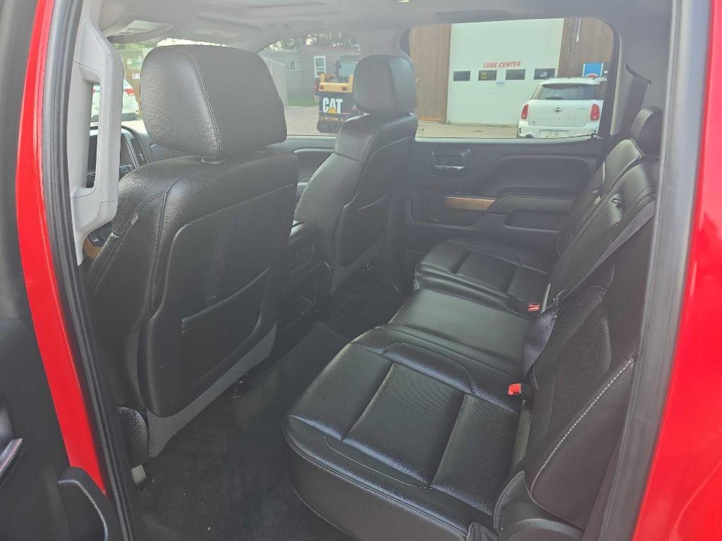 2015 RED CHEVROLET SILVERADO 1500 LTZ (3GCUKSEC3FG) with an 5.3L engine, Automatic transmission, located at 495 Old Highway 20 West, South Sioux City, NE, 68776, (402) 494-2677, 42.458408, -96.443512 - Photo#7