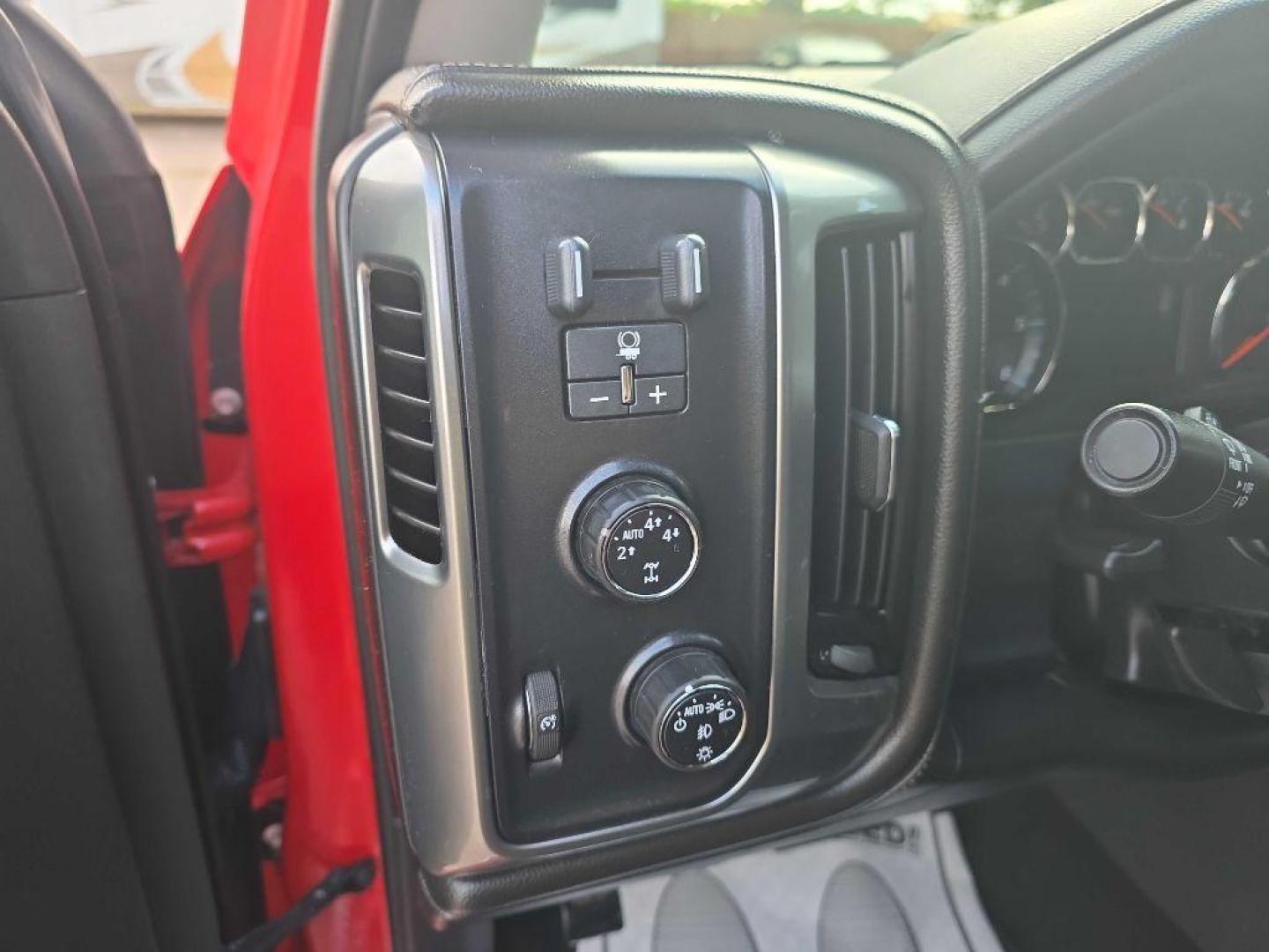2015 RED CHEVROLET SILVERADO 1500 LTZ (3GCUKSEC3FG) with an 5.3L engine, Automatic transmission, located at 495 Old Highway 20 West, South Sioux City, NE, 68776, (402) 494-2677, 42.458408, -96.443512 - Photo#9