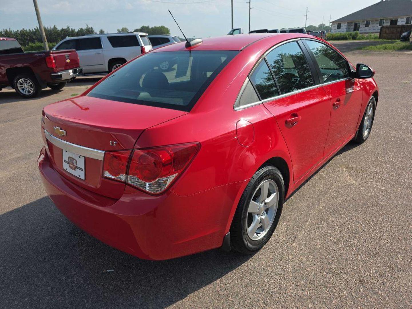 2016 RED CHEVROLET CRUZE LIMITED LT (1G1PE5SB1G7) with an 1.4L engine, Automatic transmission, located at 495 Old Highway 20 West, South Sioux City, NE, 68776, (402) 494-2677, 42.458408, -96.443512 - Photo#3