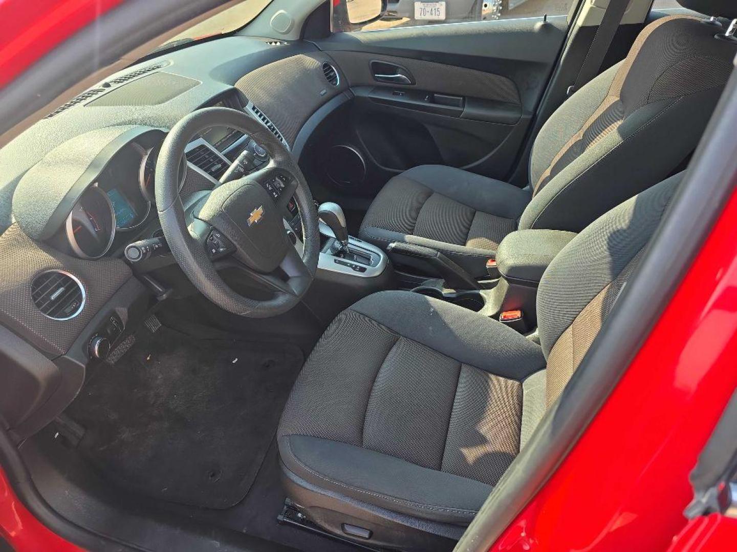 2016 RED CHEVROLET CRUZE LIMITED LT (1G1PE5SB1G7) with an 1.4L engine, Automatic transmission, located at 495 Old Highway 20 West, South Sioux City, NE, 68776, (402) 494-2677, 42.458408, -96.443512 - Photo#15