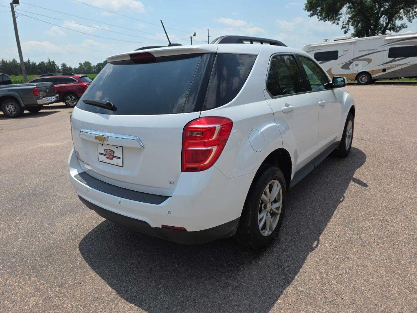 2017 WHITE CHEVROLET EQUINOX LT (2GNFLFEK5H6) with an 2.4L engine, Automatic transmission, located at 495 Old Highway 20 West, South Sioux City, NE, 68776, (402) 494-2677, 42.458408, -96.443512 - Photo#3