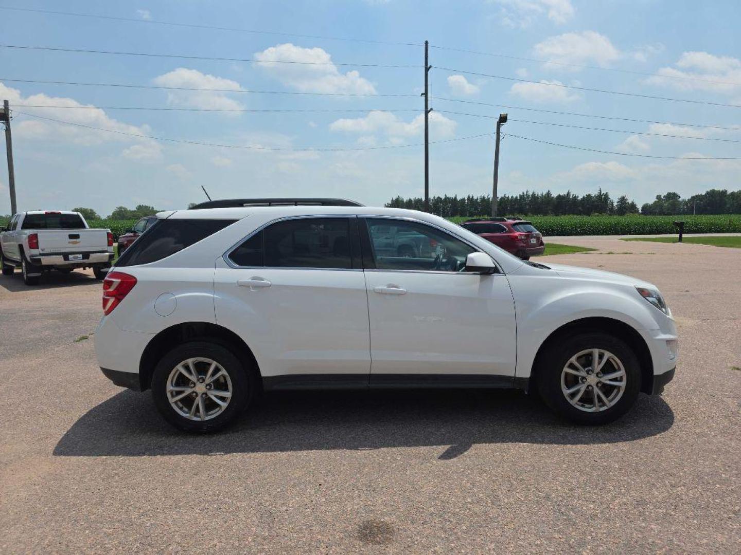 2017 WHITE CHEVROLET EQUINOX LT (2GNFLFEK5H6) with an 2.4L engine, Automatic transmission, located at 495 Old Highway 20 West, South Sioux City, NE, 68776, (402) 494-2677, 42.458408, -96.443512 - Photo#4