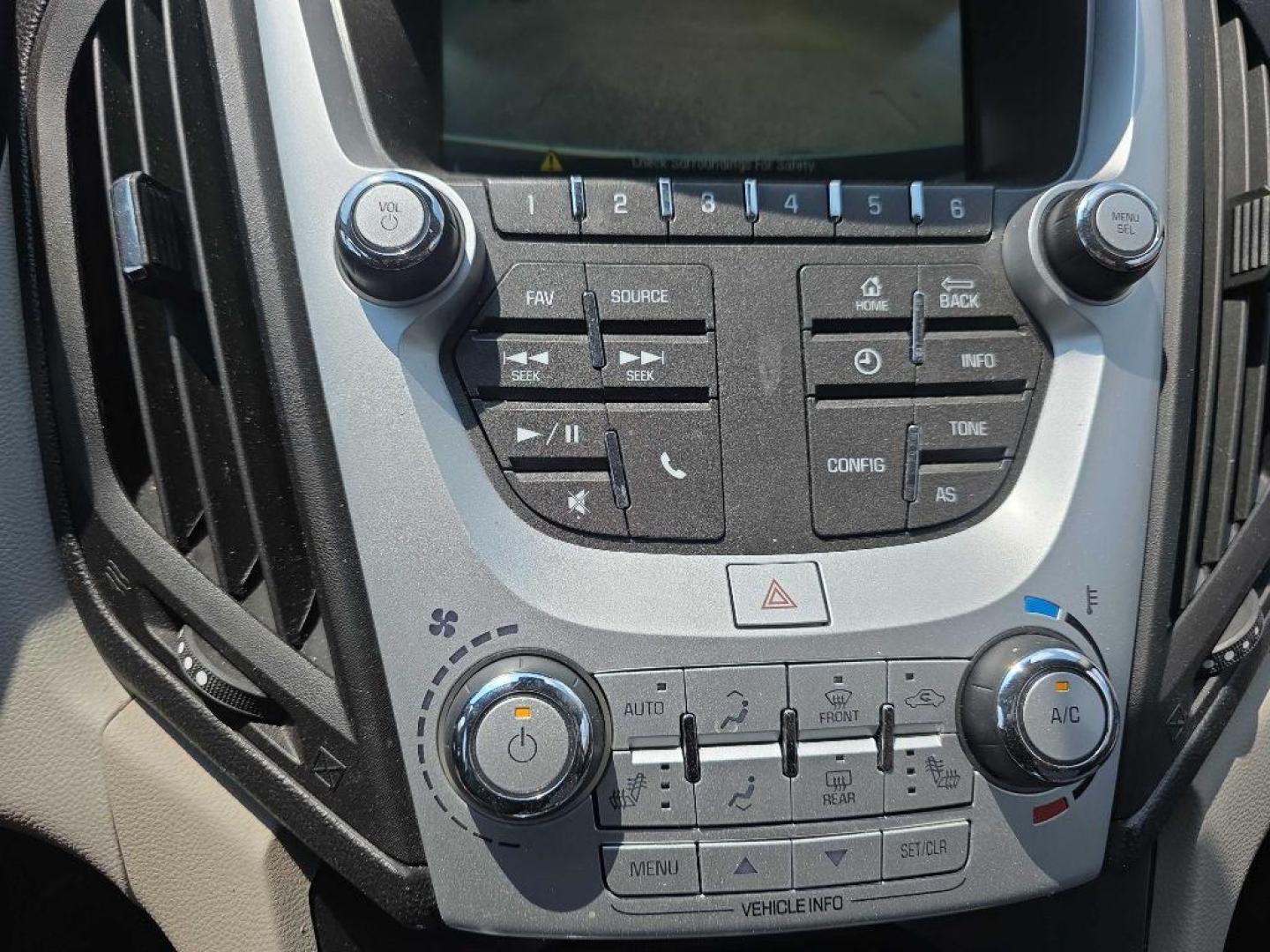 2017 WHITE CHEVROLET EQUINOX LT (2GNFLFEK5H6) with an 2.4L engine, Automatic transmission, located at 495 Old Highway 20 West, South Sioux City, NE, 68776, (402) 494-2677, 42.458408, -96.443512 - Photo#9