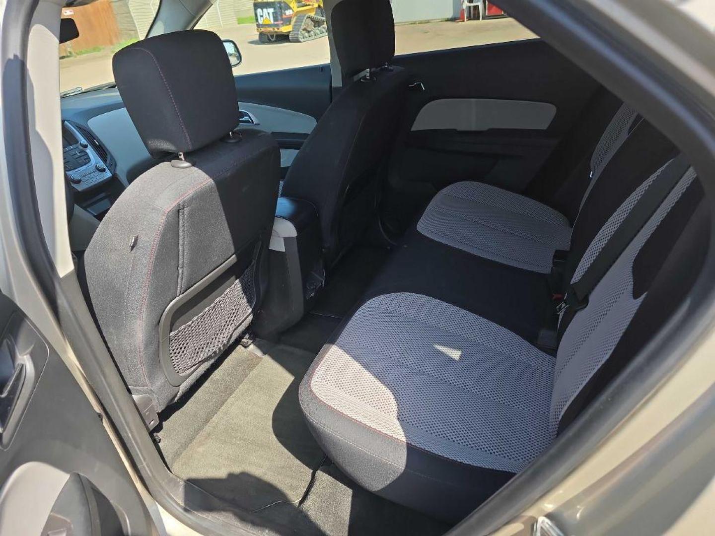 2015 TAN CHEVROLET EQUINOX LT (1GNFLFEK4FZ) with an 2.4L engine, Automatic transmission, located at 495 Old Highway 20 West, South Sioux City, NE, 68776, (402) 494-2677, 42.458408, -96.443512 - Photo#3