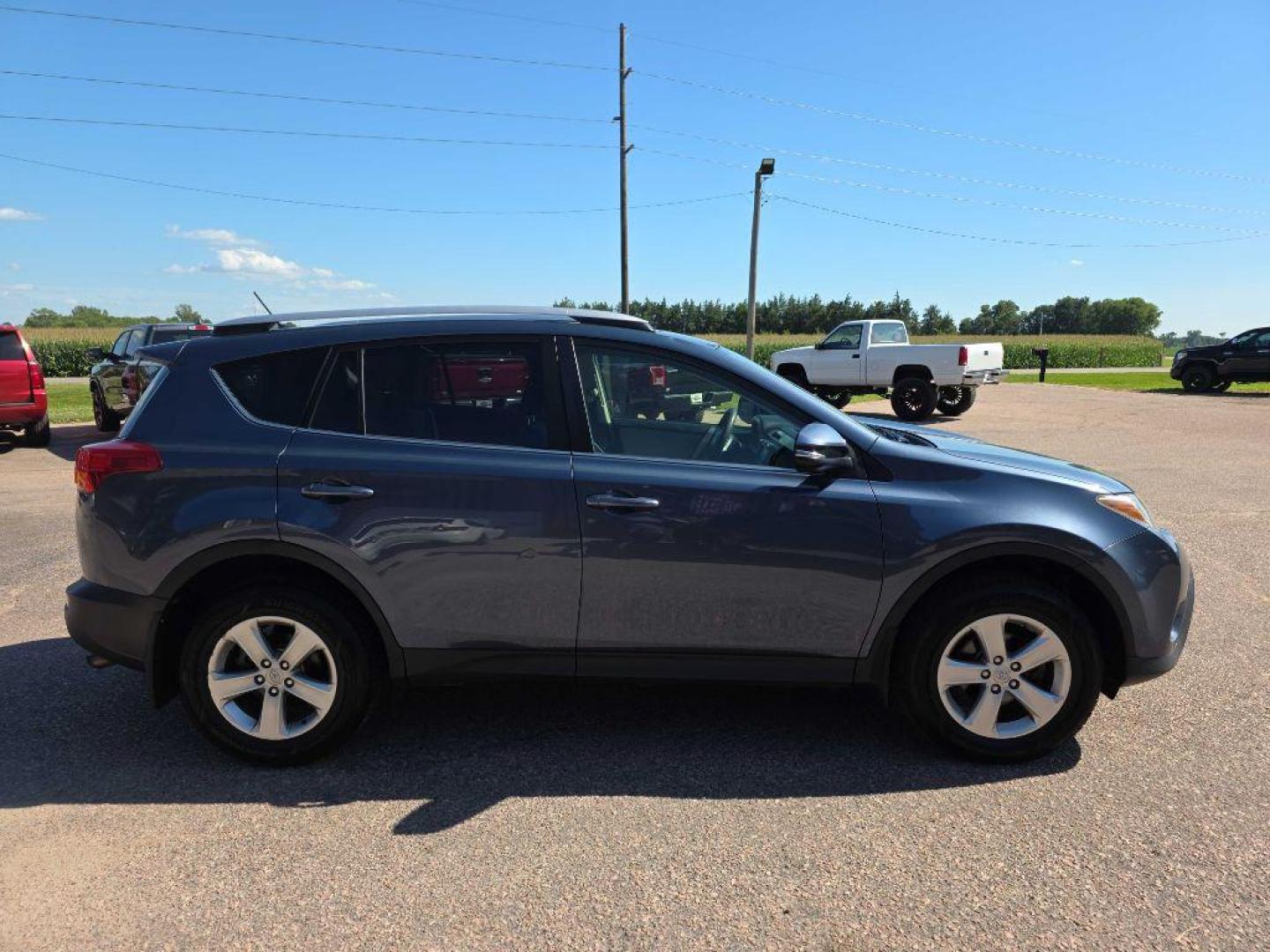2014 BLUE TOYOTA RAV4 XLE (JTMRFREV8ED) with an 2.5L engine, Automatic transmission, located at 495 Old Highway 20 West, South Sioux City, NE, 68776, (402) 494-2677, 42.458408, -96.443512 - Photo#4