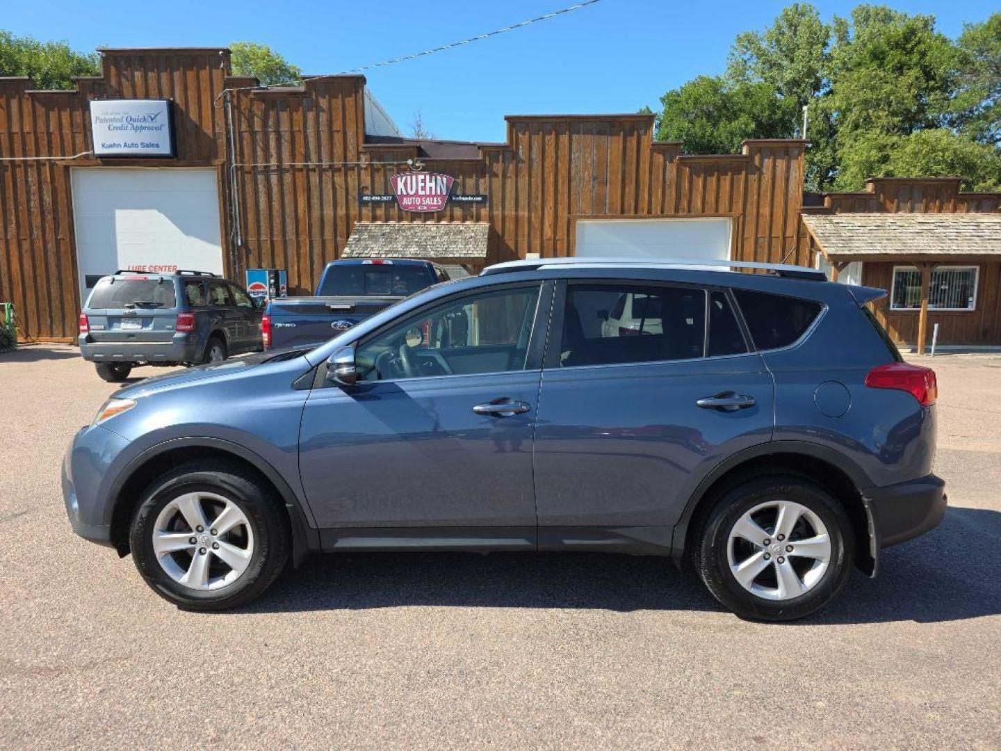 2014 BLUE TOYOTA RAV4 XLE (JTMRFREV8ED) with an 2.5L engine, Automatic transmission, located at 495 Old Highway 20 West, South Sioux City, NE, 68776, (402) 494-2677, 42.458408, -96.443512 - Photo#1