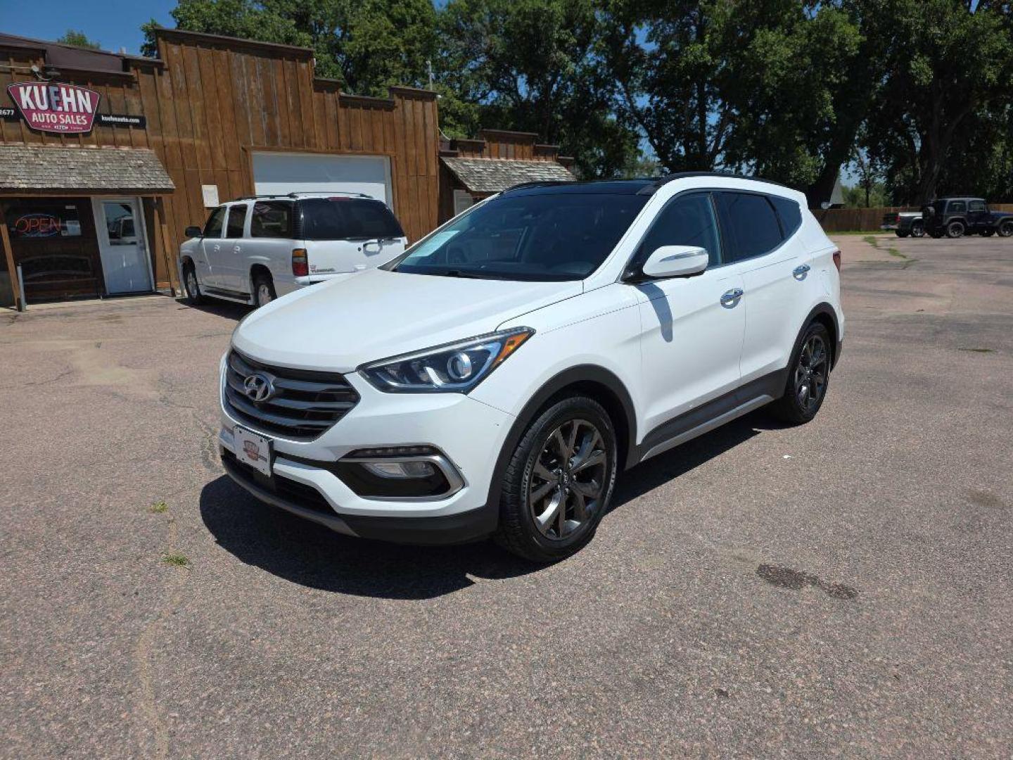 2017 WHITE HYUNDAI SANTA FE SPORT (5XYZW4LA4HG) with an 2.0L engine, Automatic transmission, located at 495 Old Highway 20 West, South Sioux City, NE, 68776, (402) 494-2677, 42.458408, -96.443512 - Photo#3