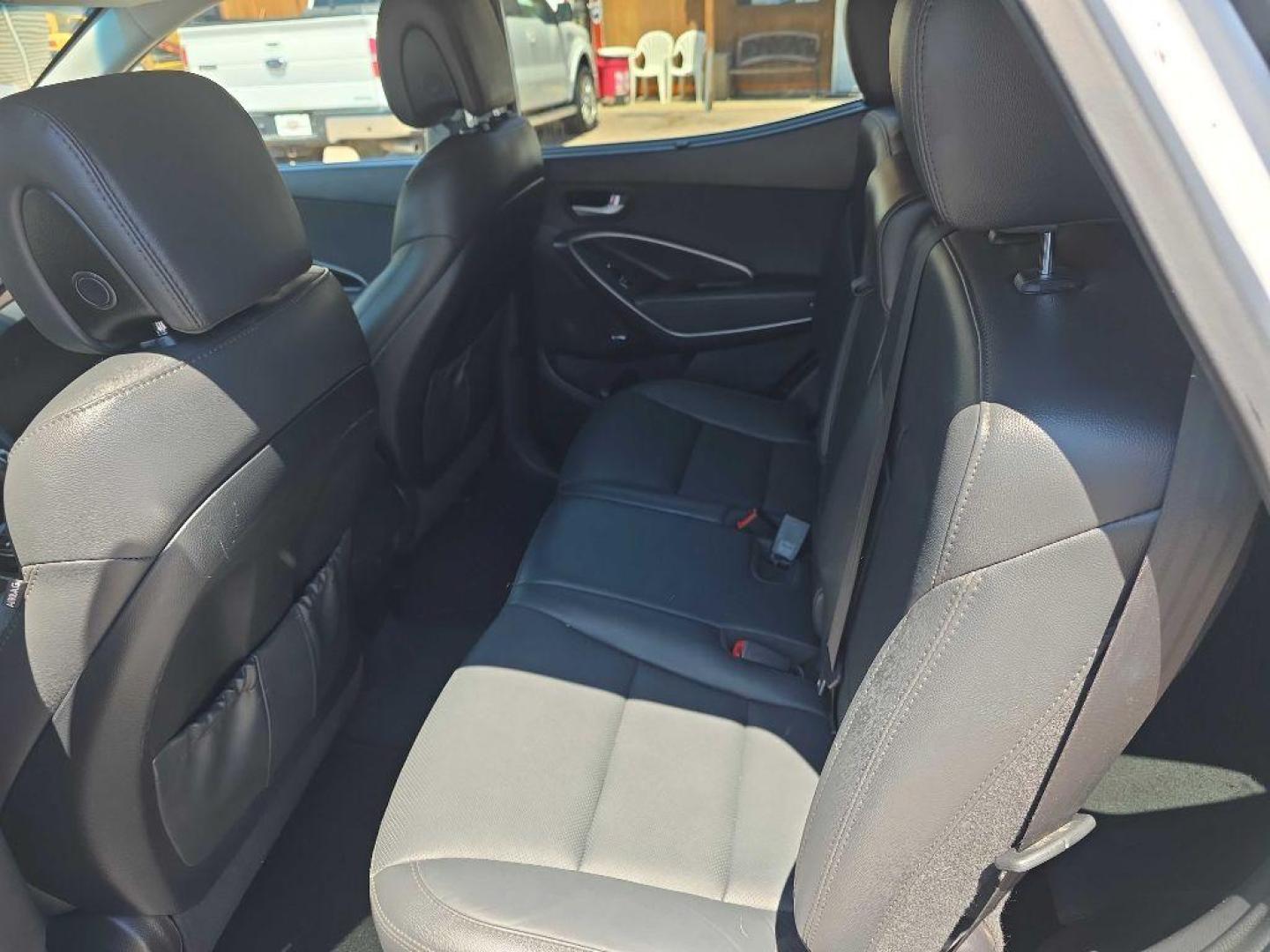 2017 WHITE HYUNDAI SANTA FE SPORT (5XYZW4LA4HG) with an 2.0L engine, Automatic transmission, located at 495 Old Highway 20 West, South Sioux City, NE, 68776, (402) 494-2677, 42.458408, -96.443512 - Photo#5