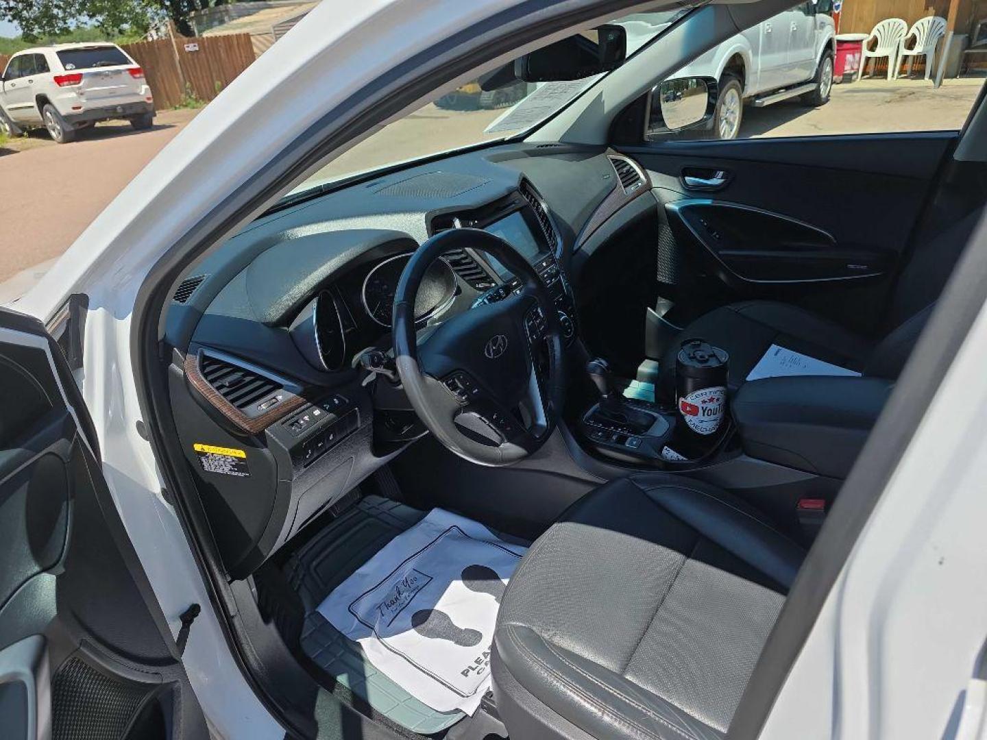2017 WHITE HYUNDAI SANTA FE SPORT (5XYZW4LA4HG) with an 2.0L engine, Automatic transmission, located at 495 Old Highway 20 West, South Sioux City, NE, 68776, (402) 494-2677, 42.458408, -96.443512 - Photo#7