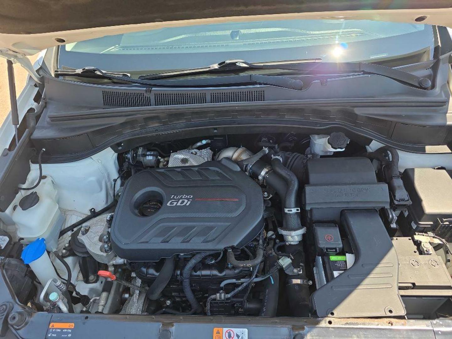 2017 WHITE HYUNDAI SANTA FE SPORT (5XYZW4LA4HG) with an 2.0L engine, Automatic transmission, located at 495 Old Highway 20 West, South Sioux City, NE, 68776, (402) 494-2677, 42.458408, -96.443512 - Photo#18