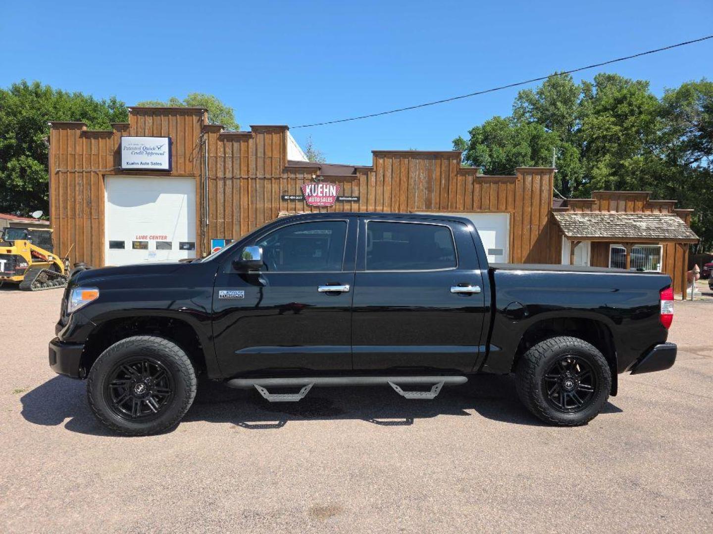 2016 BLACK TOYOTA TUNDRA CREWMAX 1794 (5TFAW5F12GX) with an 5.7L engine, Automatic transmission, located at 495 Old Highway 20 West, South Sioux City, NE, 68776, (402) 494-2677, 42.458408, -96.443512 - Photo#4