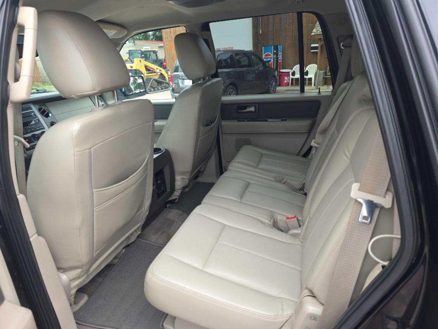 2012 BLACK FORD EXPEDITION XLT (1FMJU1J50CE) with an 5.4L engine, Automatic transmission, located at 495 Old Highway 20 West, South Sioux City, NE, 68776, (402) 494-2677, 42.458408, -96.443512 - Photo#8