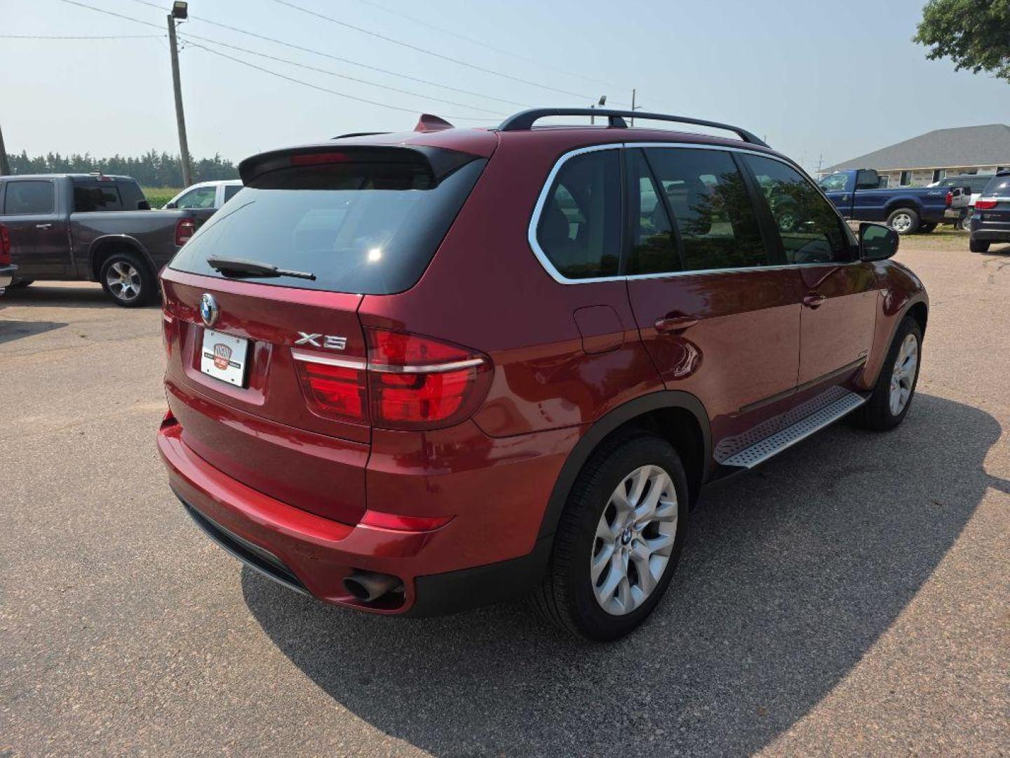 2013 MAROON BMW X5 XDRIVE35I (5UXZV4C5XD0) with an 3.0L engine, Automatic transmission, located at 495 Old Highway 20 West, South Sioux City, NE, 68776, (402) 494-2677, 42.458408, -96.443512 - Photo#3