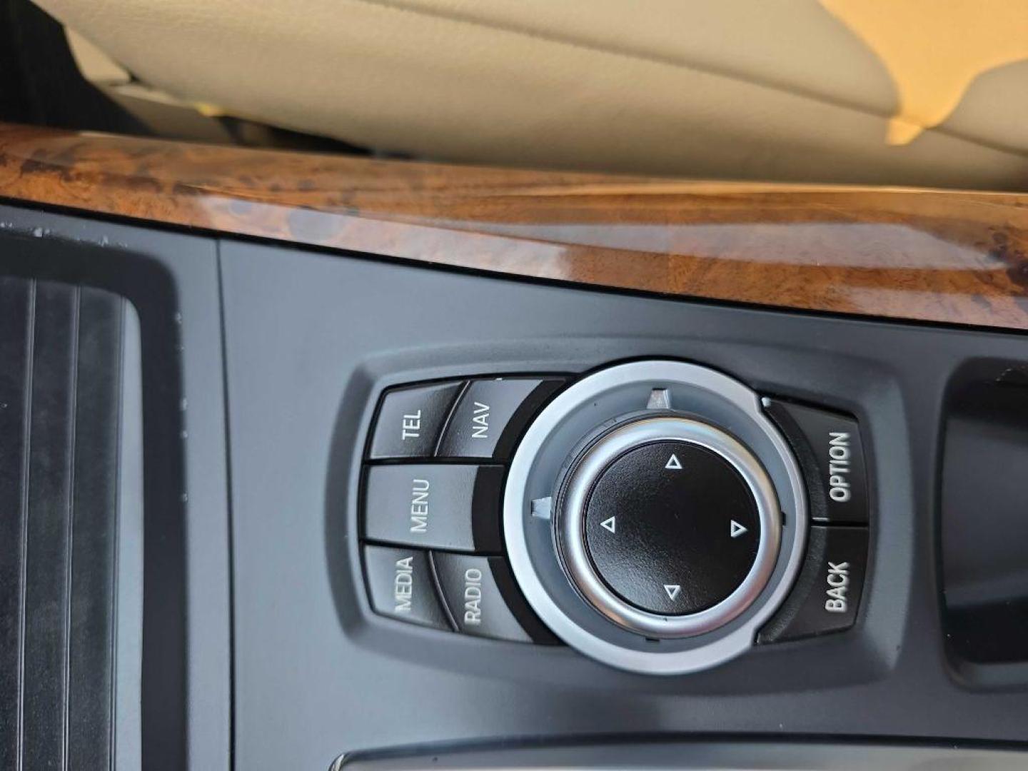 2013 MAROON BMW X5 XDRIVE35I (5UXZV4C5XD0) with an 3.0L engine, Automatic transmission, located at 495 Old Highway 20 West, South Sioux City, NE, 68776, (402) 494-2677, 42.458408, -96.443512 - Photo#10