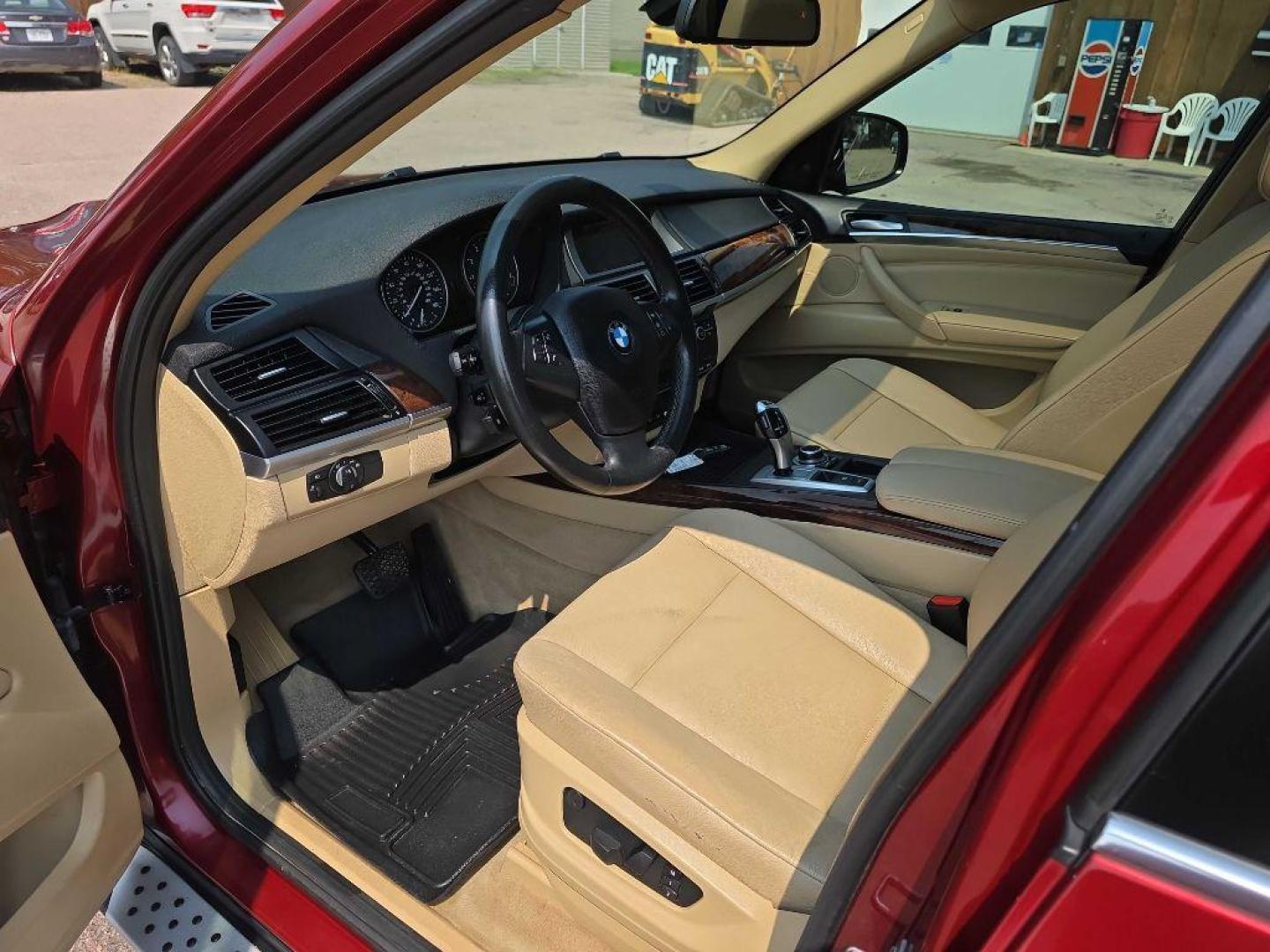 2013 MAROON BMW X5 XDRIVE35I (5UXZV4C5XD0) with an 3.0L engine, Automatic transmission, located at 495 Old Highway 20 West, South Sioux City, NE, 68776, (402) 494-2677, 42.458408, -96.443512 - Photo#11