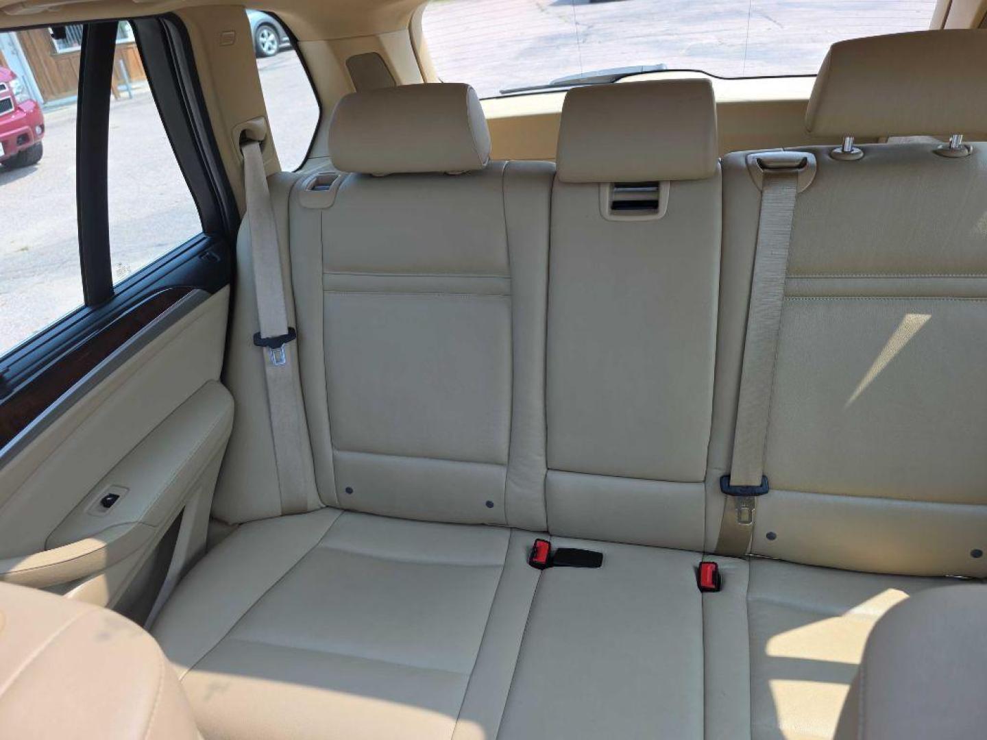 2013 MAROON BMW X5 XDRIVE35I (5UXZV4C5XD0) with an 3.0L engine, Automatic transmission, located at 495 Old Highway 20 West, South Sioux City, NE, 68776, (402) 494-2677, 42.458408, -96.443512 - Photo#16