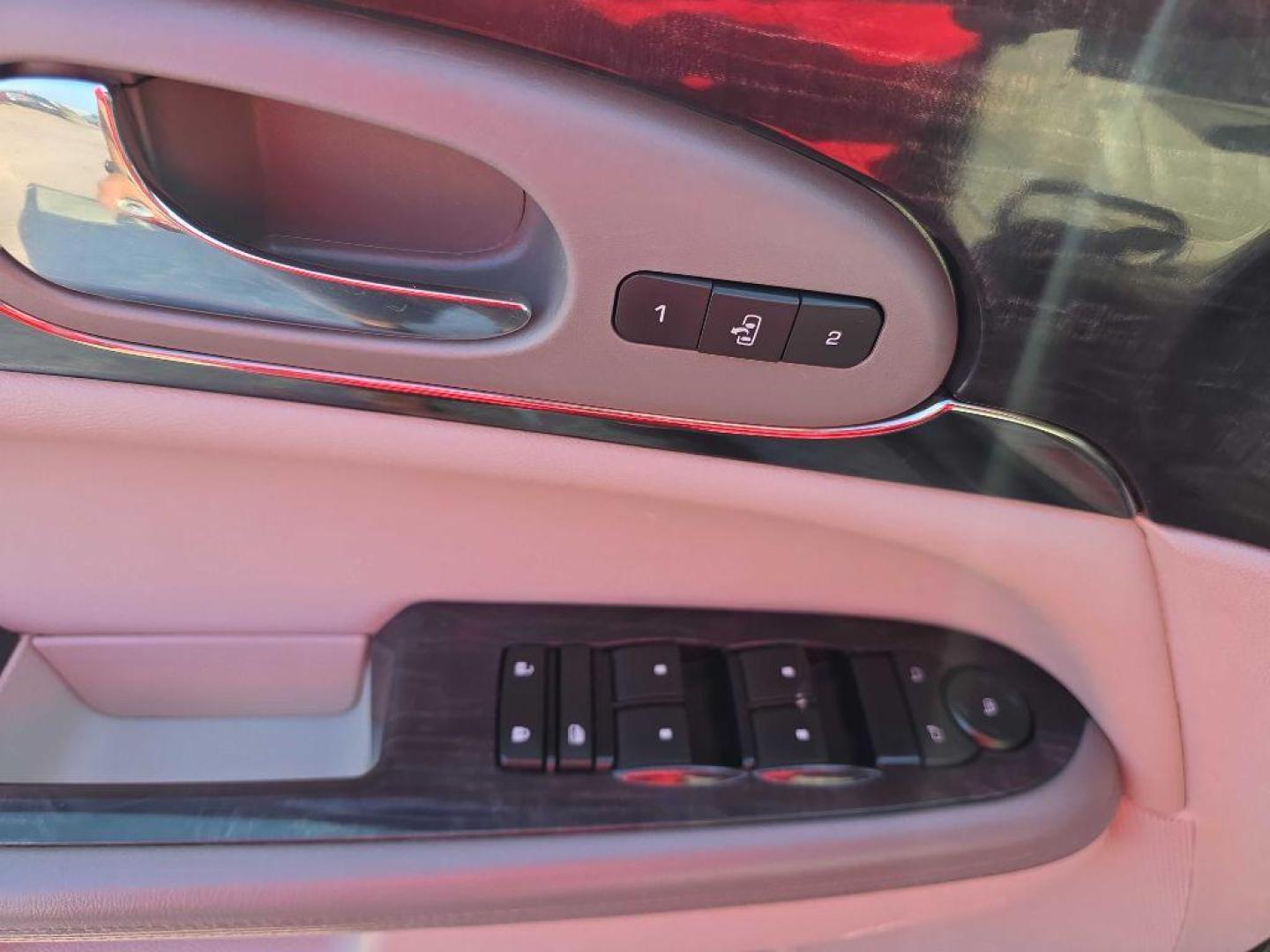 2016 GRAY BUICK ENCLAVE (5GAKVBKD7GJ) with an 3.6L engine, Automatic transmission, located at 495 Old Highway 20 West, South Sioux City, NE, 68776, (402) 494-2677, 42.458408, -96.443512 - Photo#9