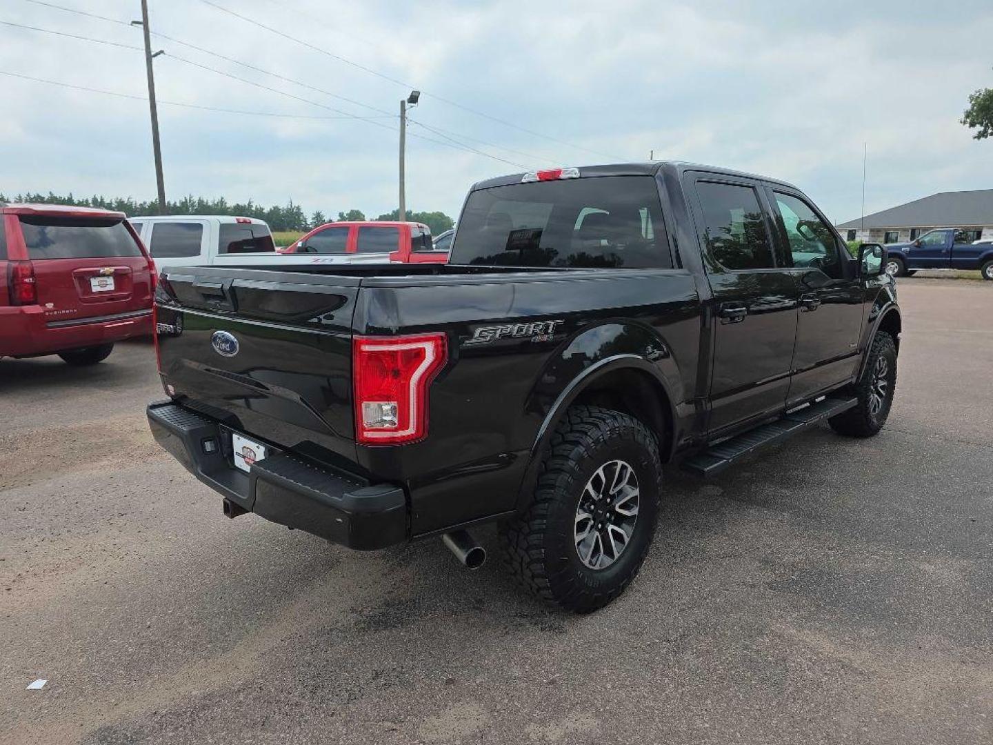 2015 BLACK FORD F150 SUPERCREW (1FTEW1EG9FK) with an 3.5L engine, Automatic transmission, located at 495 Old Highway 20 West, South Sioux City, NE, 68776, (402) 494-2677, 42.458408, -96.443512 - Photo#3