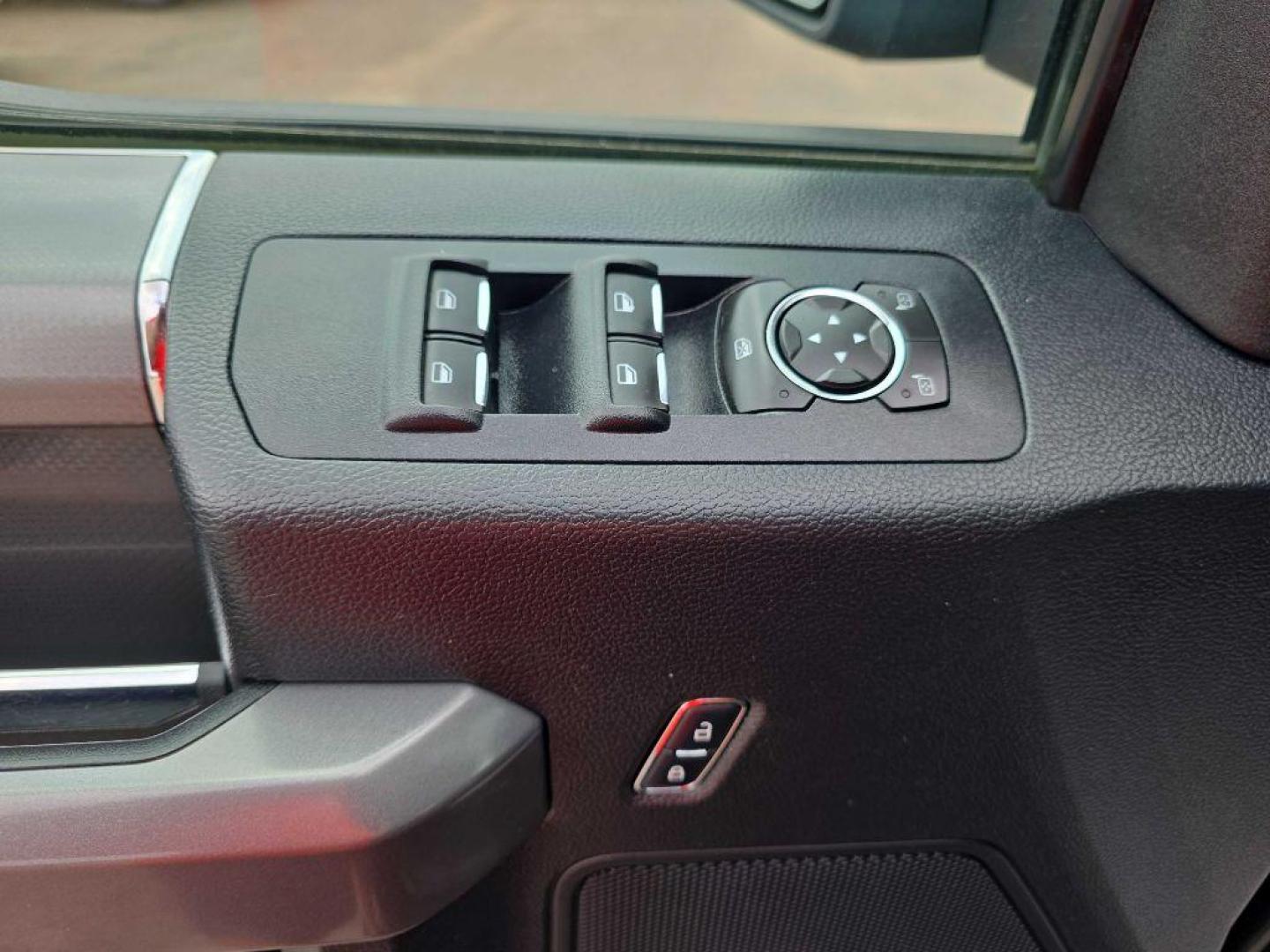2015 BLACK FORD F150 SUPERCREW (1FTEW1EG9FK) with an 3.5L engine, Automatic transmission, located at 495 Old Highway 20 West, South Sioux City, NE, 68776, (402) 494-2677, 42.458408, -96.443512 - Photo#10
