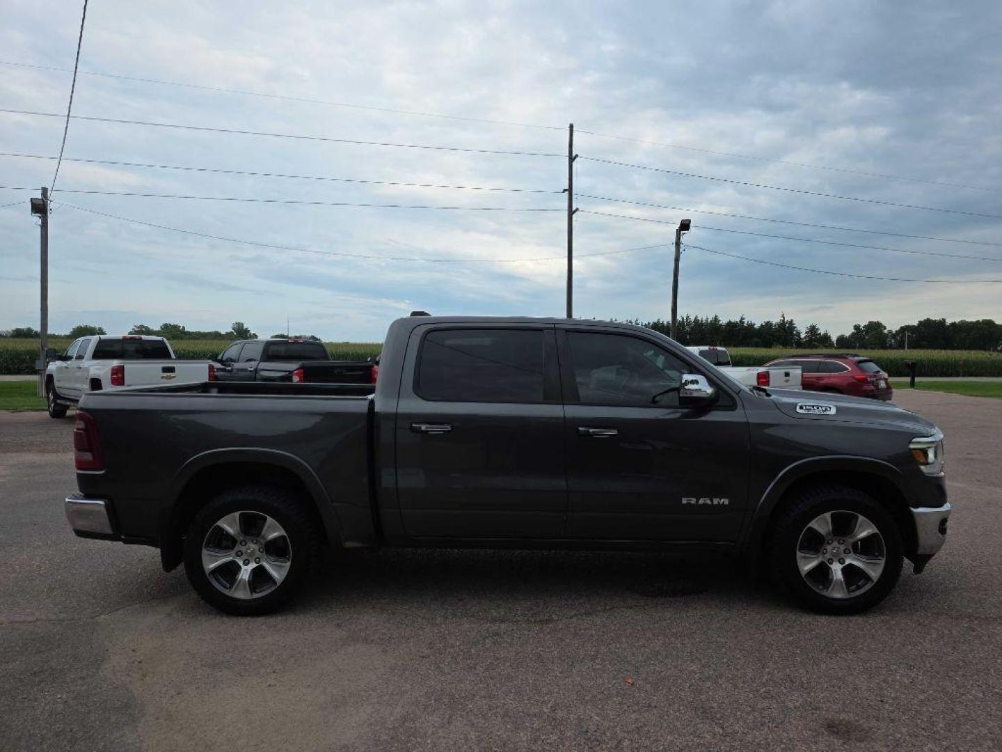 2019 GREY RAM 1500 LARAMIE (1C6SRFJT5KN) with an 5.7L engine, Automatic transmission, located at 495 Old Highway 20 West, South Sioux City, NE, 68776, (402) 494-2677, 42.458408, -96.443512 - Photo#4