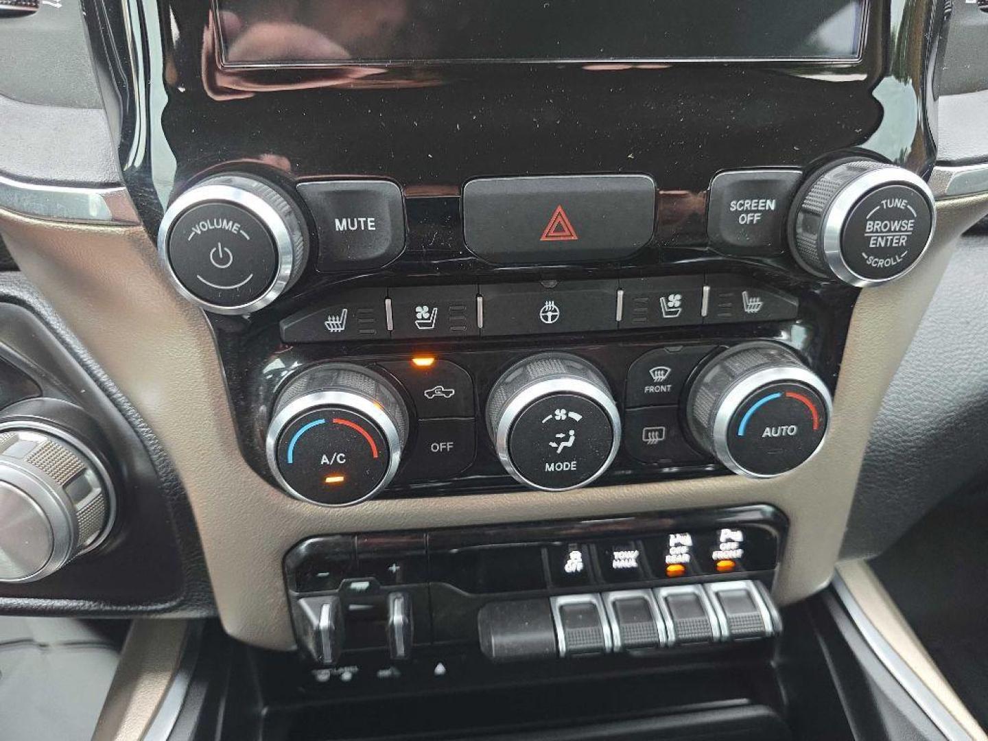 2019 GREY RAM 1500 LARAMIE (1C6SRFJT5KN) with an 5.7L engine, Automatic transmission, located at 495 Old Highway 20 West, South Sioux City, NE, 68776, (402) 494-2677, 42.458408, -96.443512 - Photo#15