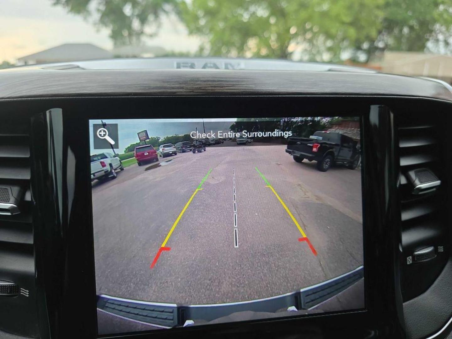 2019 GREY RAM 1500 LARAMIE (1C6SRFJT5KN) with an 5.7L engine, Automatic transmission, located at 495 Old Highway 20 West, South Sioux City, NE, 68776, (402) 494-2677, 42.458408, -96.443512 - Photo#19
