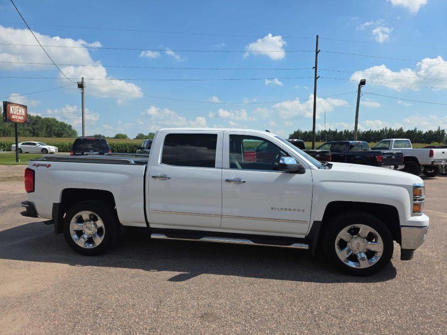 2015 WHITE CHEVROLET SILVERADO 1500 LTZ (3GCUKSEC6FG) with an 5.3L engine, Automatic transmission, located at 495 Old Highway 20 West, South Sioux City, NE, 68776, (402) 494-2677, 42.458408, -96.443512 - Photo#4