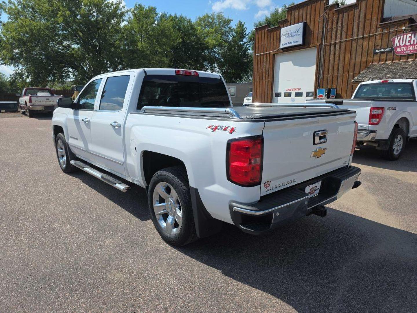2015 WHITE CHEVROLET SILVERADO 1500 LTZ (3GCUKSEC6FG) with an 5.3L engine, Automatic transmission, located at 495 Old Highway 20 West, South Sioux City, NE, 68776, (402) 494-2677, 42.458408, -96.443512 - Photo#2