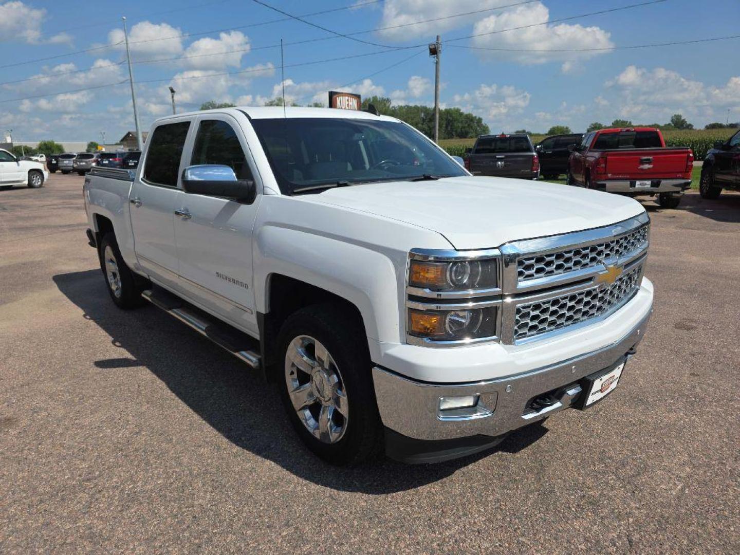2015 WHITE CHEVROLET SILVERADO 1500 LTZ (3GCUKSEC6FG) with an 5.3L engine, Automatic transmission, located at 495 Old Highway 20 West, South Sioux City, NE, 68776, (402) 494-2677, 42.458408, -96.443512 - Photo#5