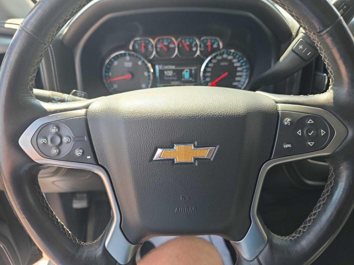 2015 WHITE CHEVROLET SILVERADO 1500 LTZ (3GCUKSEC6FG) with an 5.3L engine, Automatic transmission, located at 495 Old Highway 20 West, South Sioux City, NE, 68776, (402) 494-2677, 42.458408, -96.443512 - Photo#10