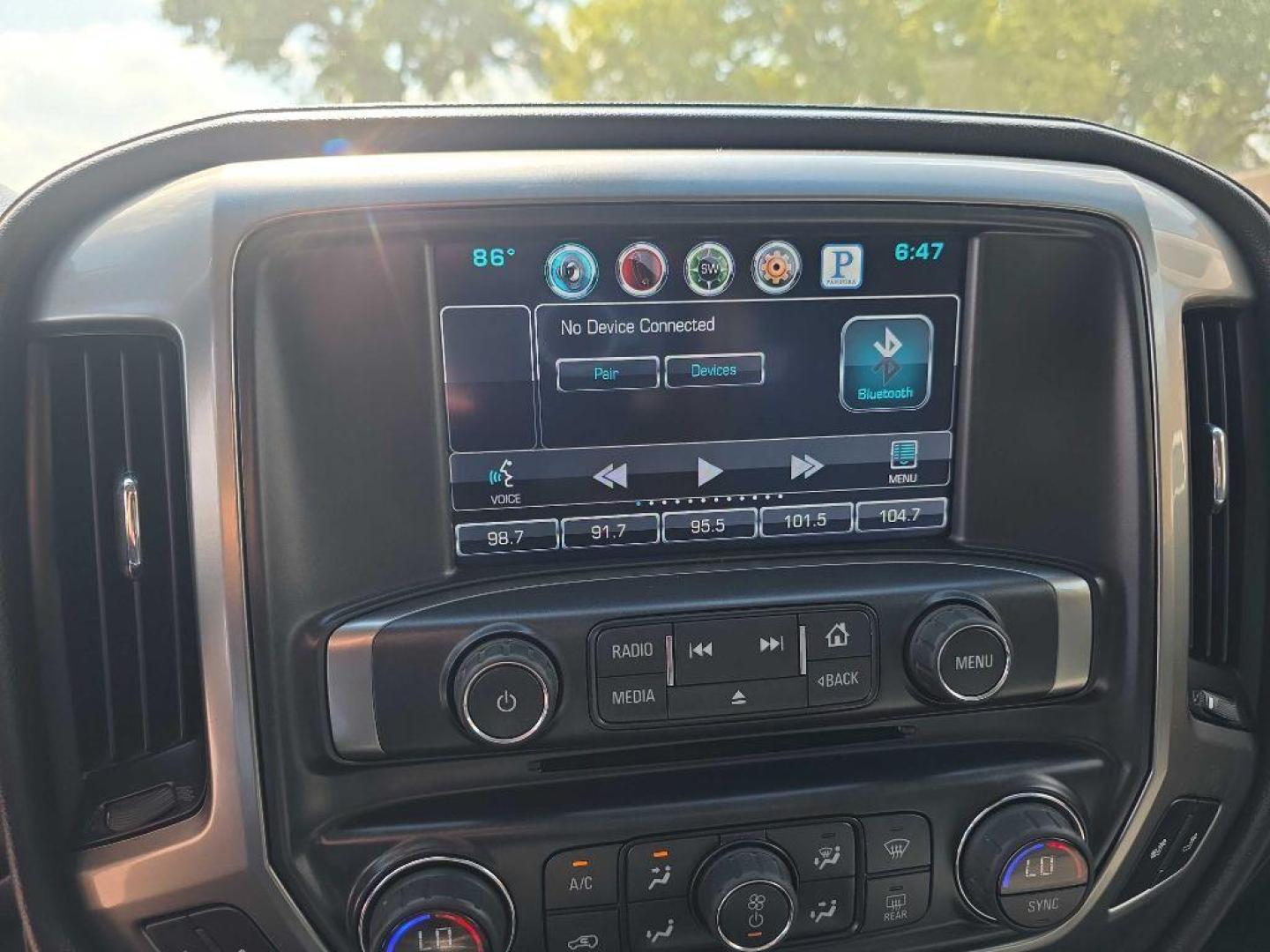 2015 WHITE CHEVROLET SILVERADO 1500 LTZ (3GCUKSEC6FG) with an 5.3L engine, Automatic transmission, located at 495 Old Highway 20 West, South Sioux City, NE, 68776, (402) 494-2677, 42.458408, -96.443512 - Photo#20