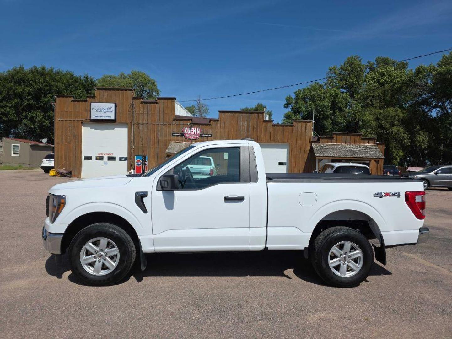 2023 WHITE FORD F150 (1FTMF1EP6PK) with an 2.7L engine, Automatic transmission, located at 495 Old Highway 20 West, South Sioux City, NE, 68776, (402) 494-2677, 42.458408, -96.443512 - Photo#1