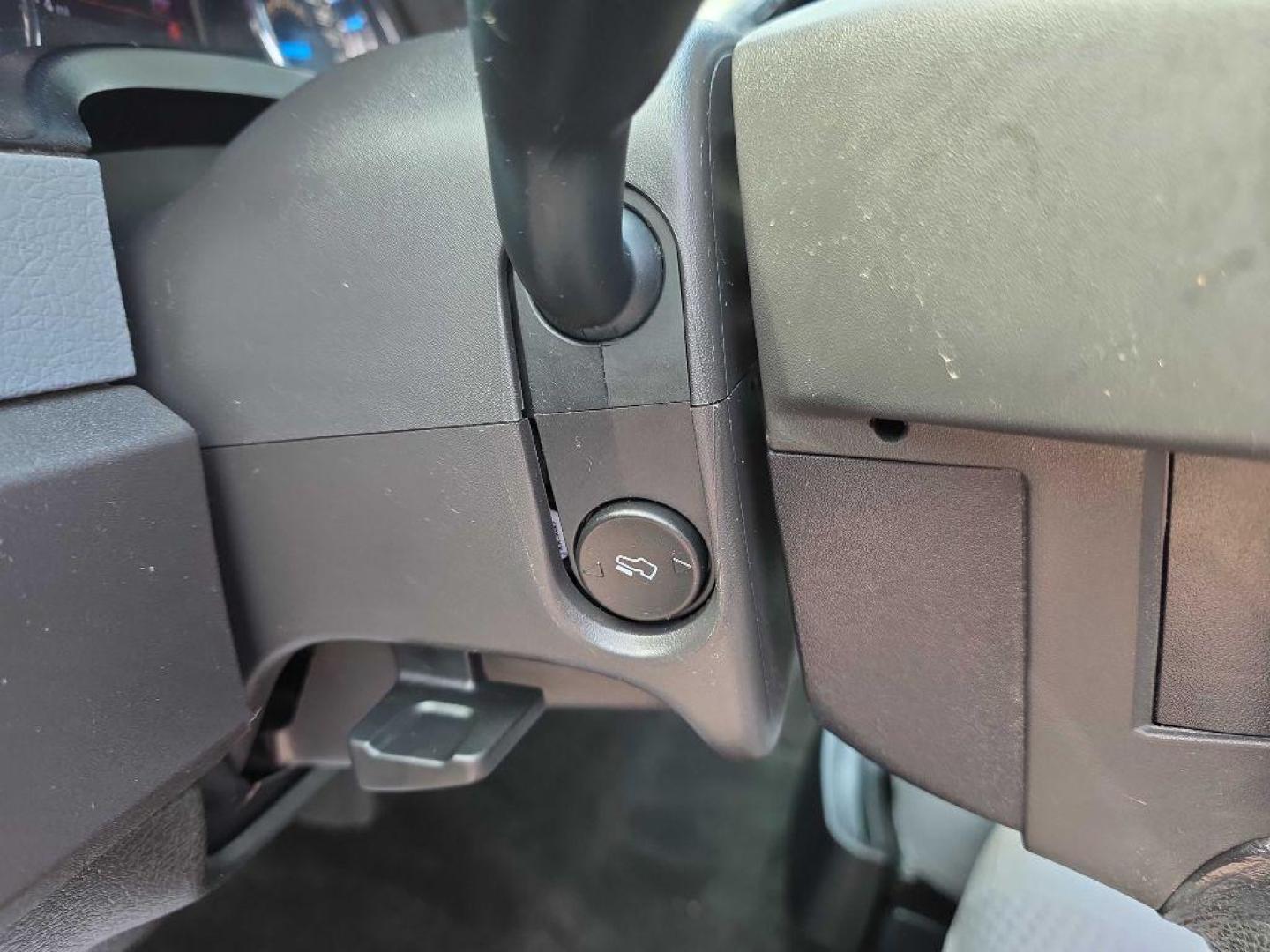 2013 GREEN FORD F150 SUPERCREW (1FTFW1EFXDK) with an 5.0L engine, Automatic transmission, located at 495 Old Highway 20 West, South Sioux City, NE, 68776, (402) 494-2677, 42.458408, -96.443512 - Photo#7
