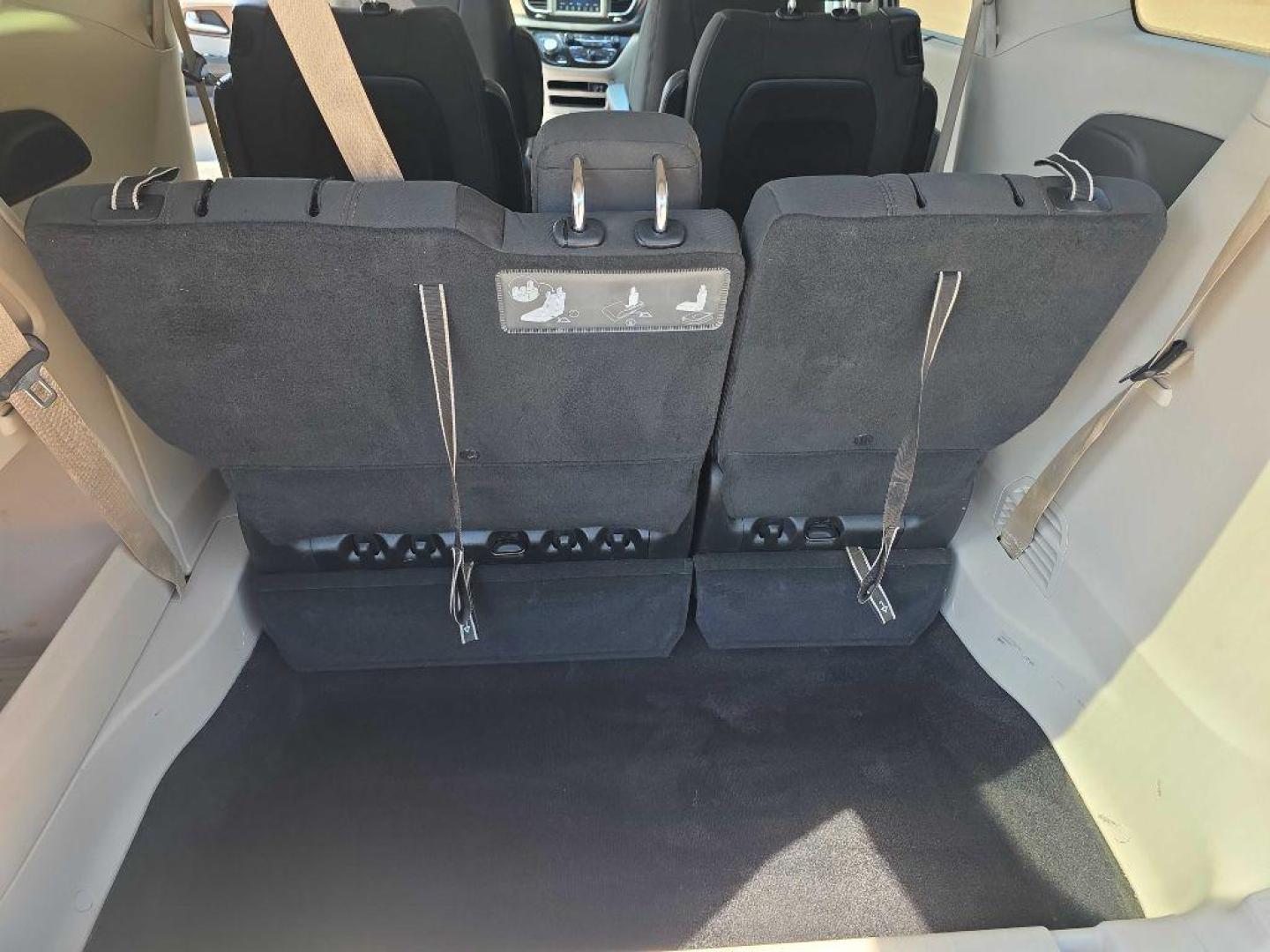 2018 WHITE CHRYSLER PACIFICA TOURING PLUS (2C4RC1FG6JR) with an 3.6L engine, Automatic transmission, located at 495 Old Highway 20 West, South Sioux City, NE, 68776, (402) 494-2677, 42.458408, -96.443512 - Photo#19