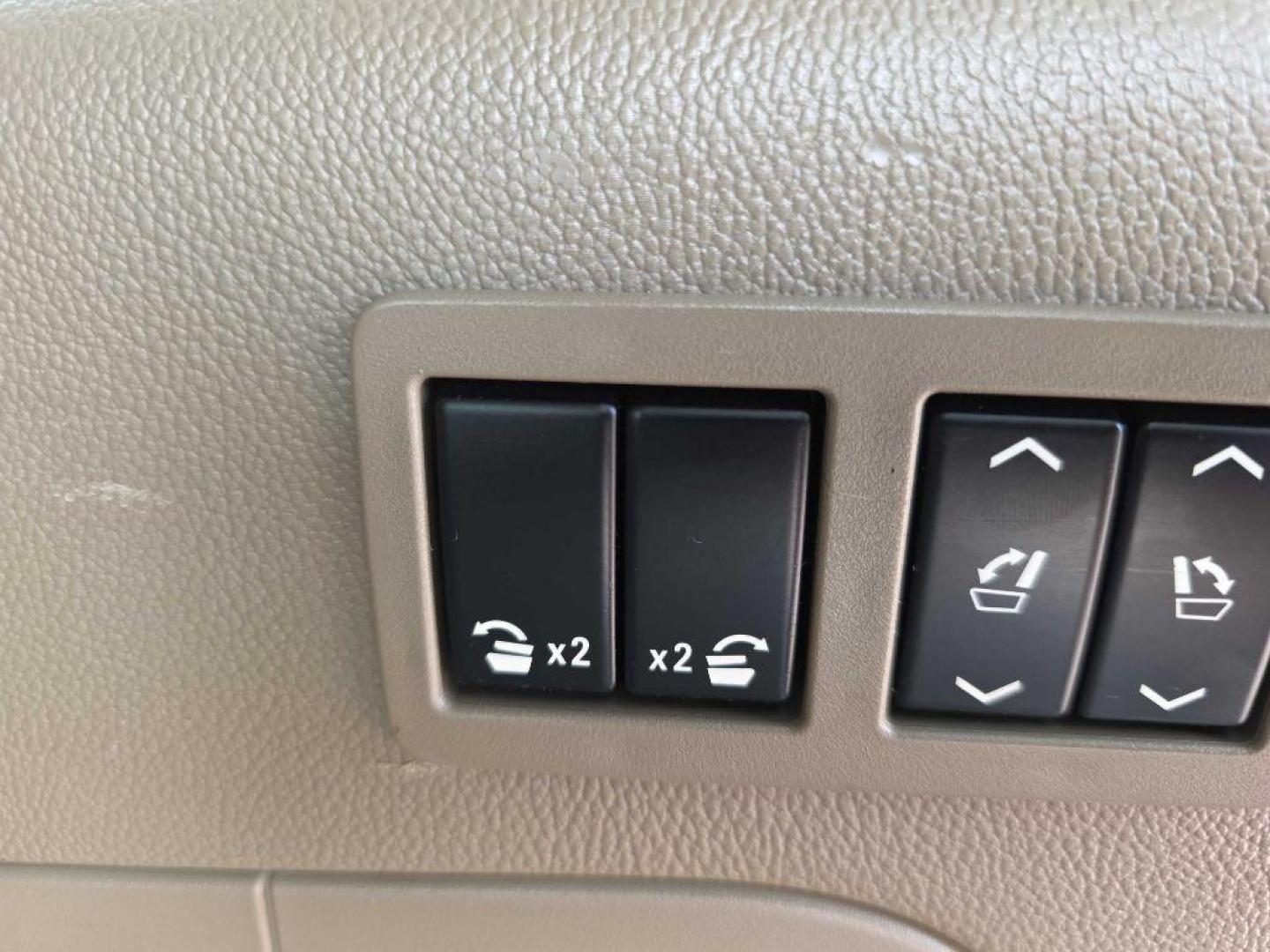2016 MAROON CHEVROLET SUBURBAN 1500 LTZ (1GNSKJKC2GR) with an 5.3L engine, Automatic transmission, located at 495 Old Highway 20 West, South Sioux City, NE, 68776, (402) 494-2677, 42.458408, -96.443512 - Photo#9