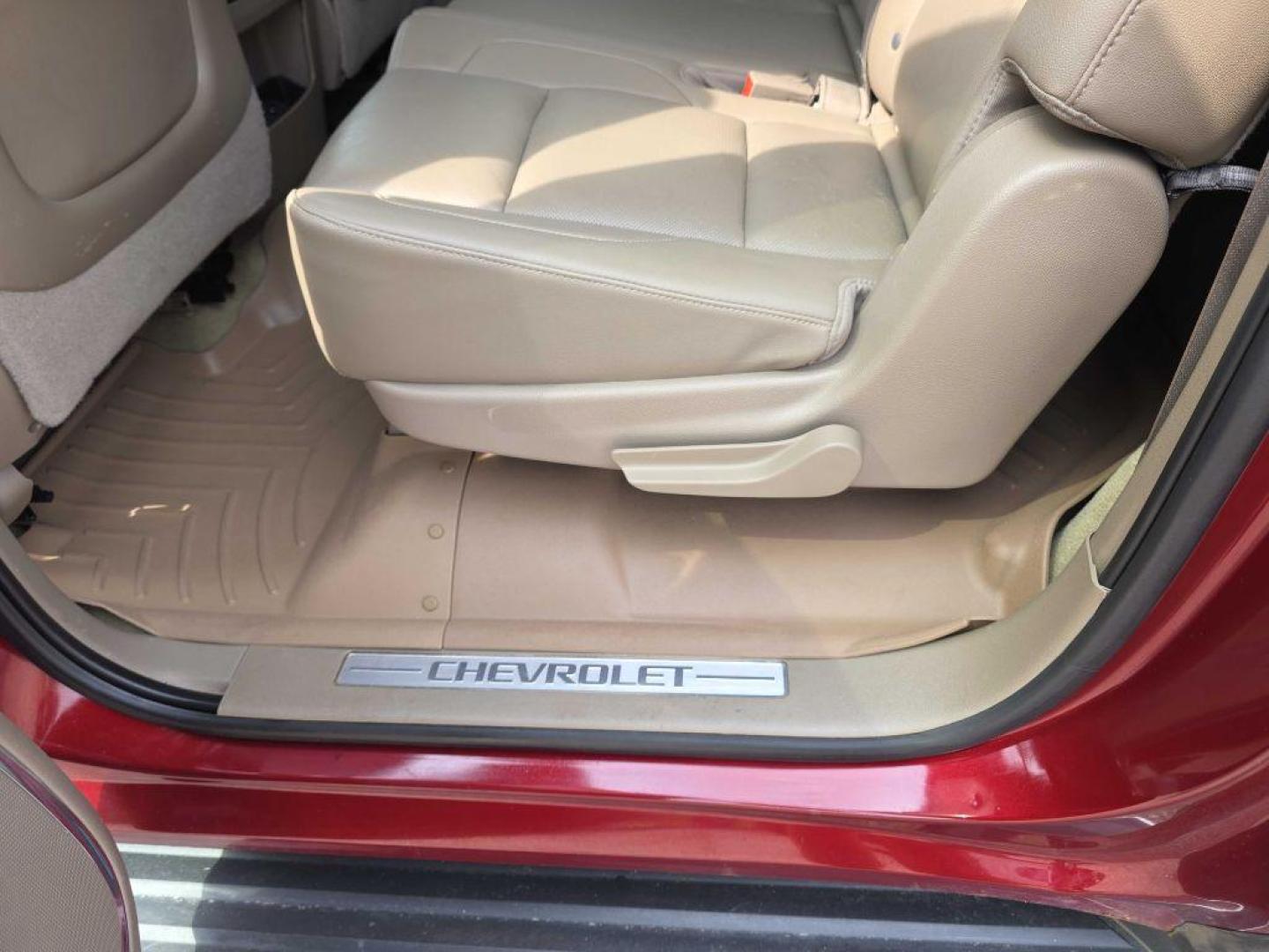 2016 MAROON CHEVROLET SUBURBAN 1500 LTZ (1GNSKJKC2GR) with an 5.3L engine, Automatic transmission, located at 495 Old Highway 20 West, South Sioux City, NE, 68776, (402) 494-2677, 42.458408, -96.443512 - Photo#24