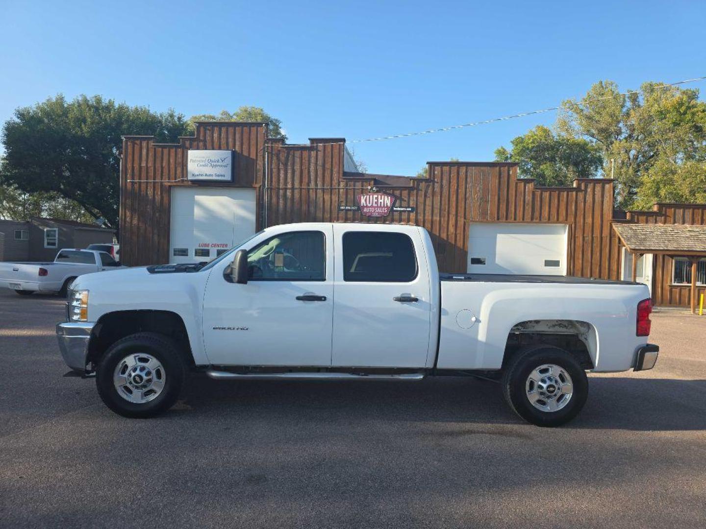 2011 WHITE CHEVROLET SILVERADO 2500 HEAVY DUTY (1GC1KVC81BF) with an 6.6L engine, Automatic transmission, located at 495 Old Highway 20 West, South Sioux City, NE, 68776, (402) 494-2677, 42.458408, -96.443512 - Photo#1